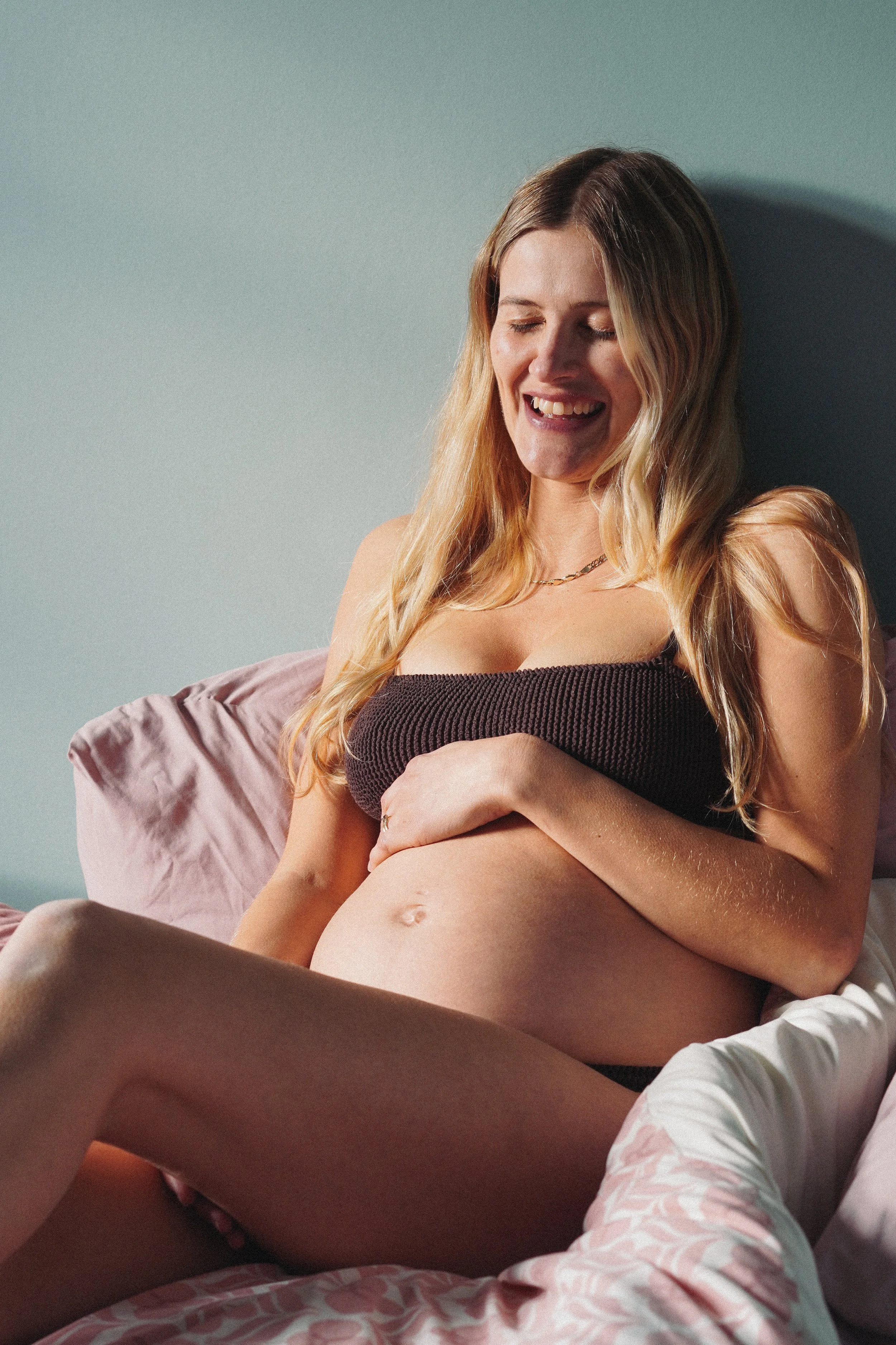 Spring blossom maternity photoshoot, at home.