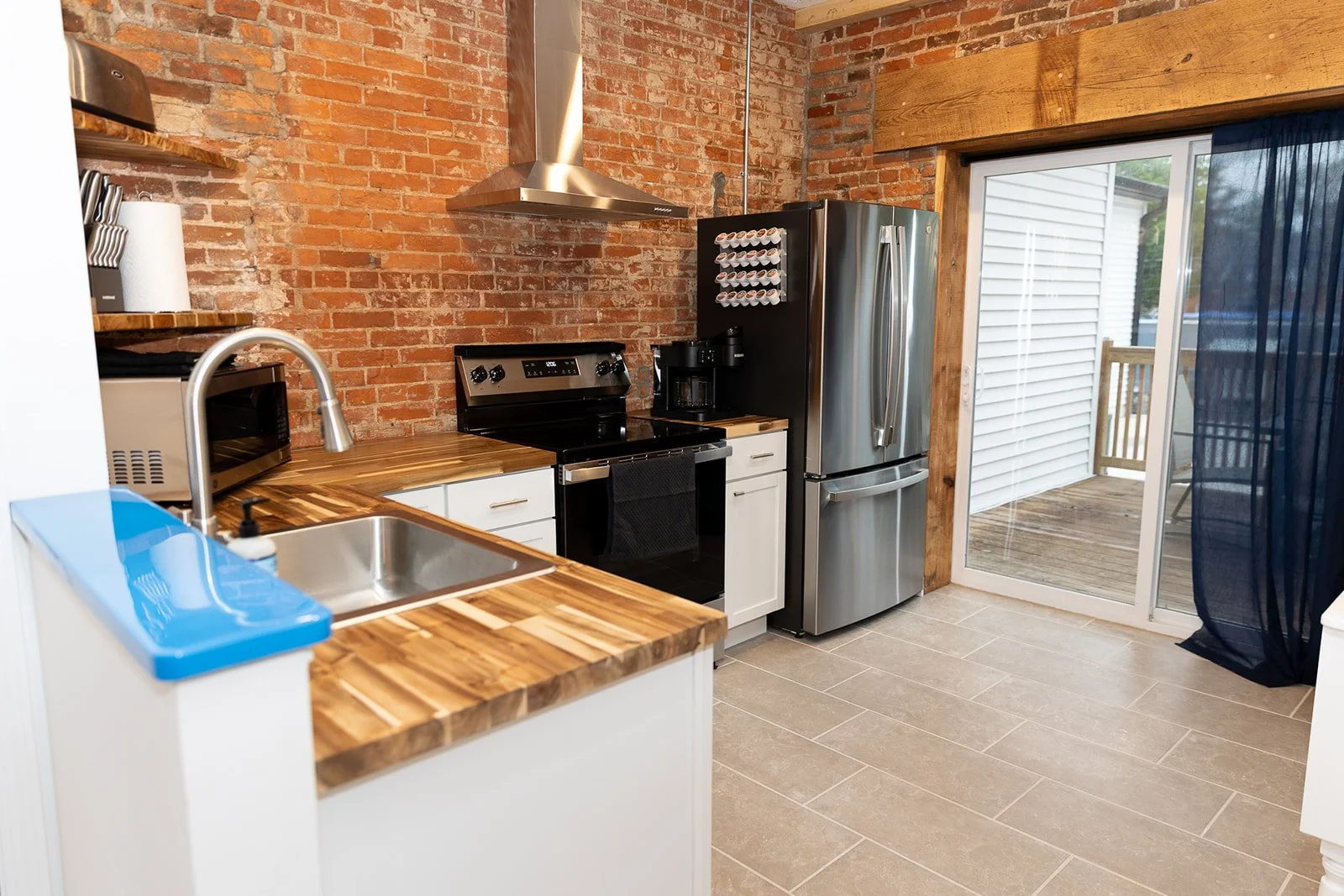 823 Main Apt B (6).jpg