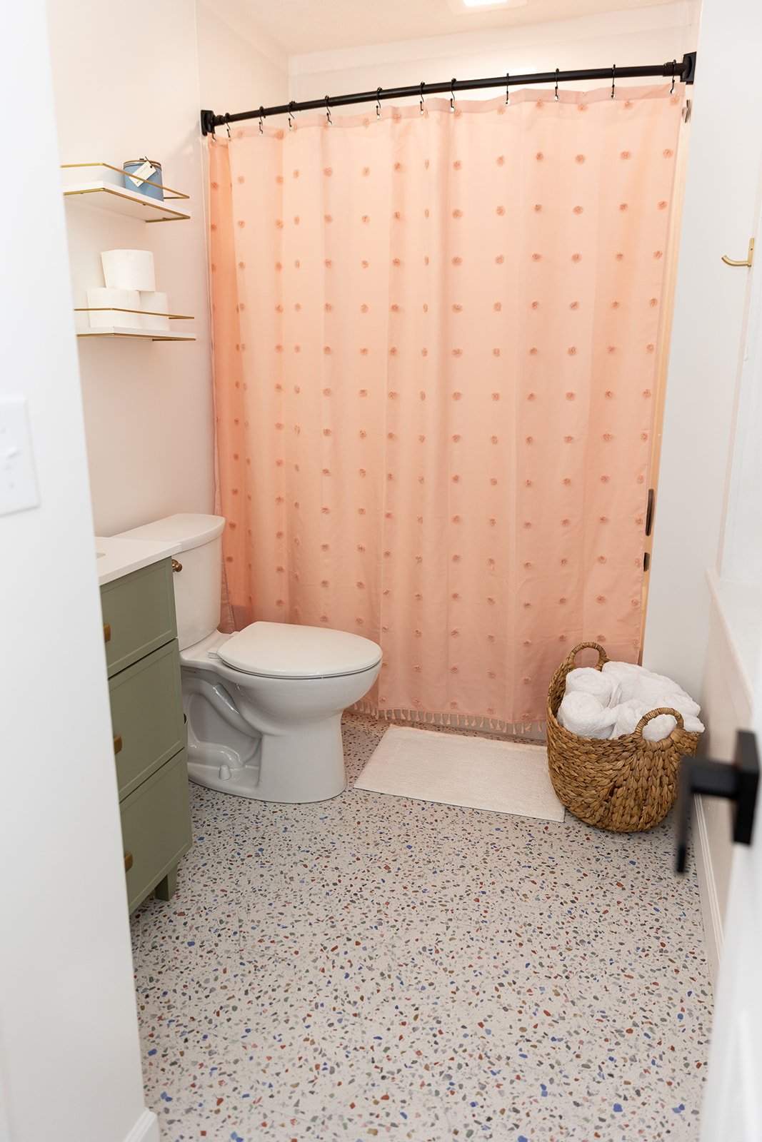 823 Main Apt B (11).jpg