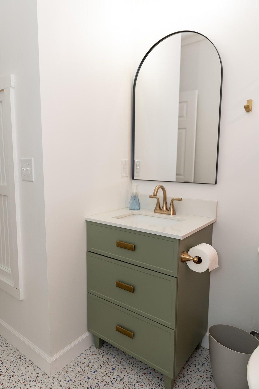 823 Main Apt B (14).jpg