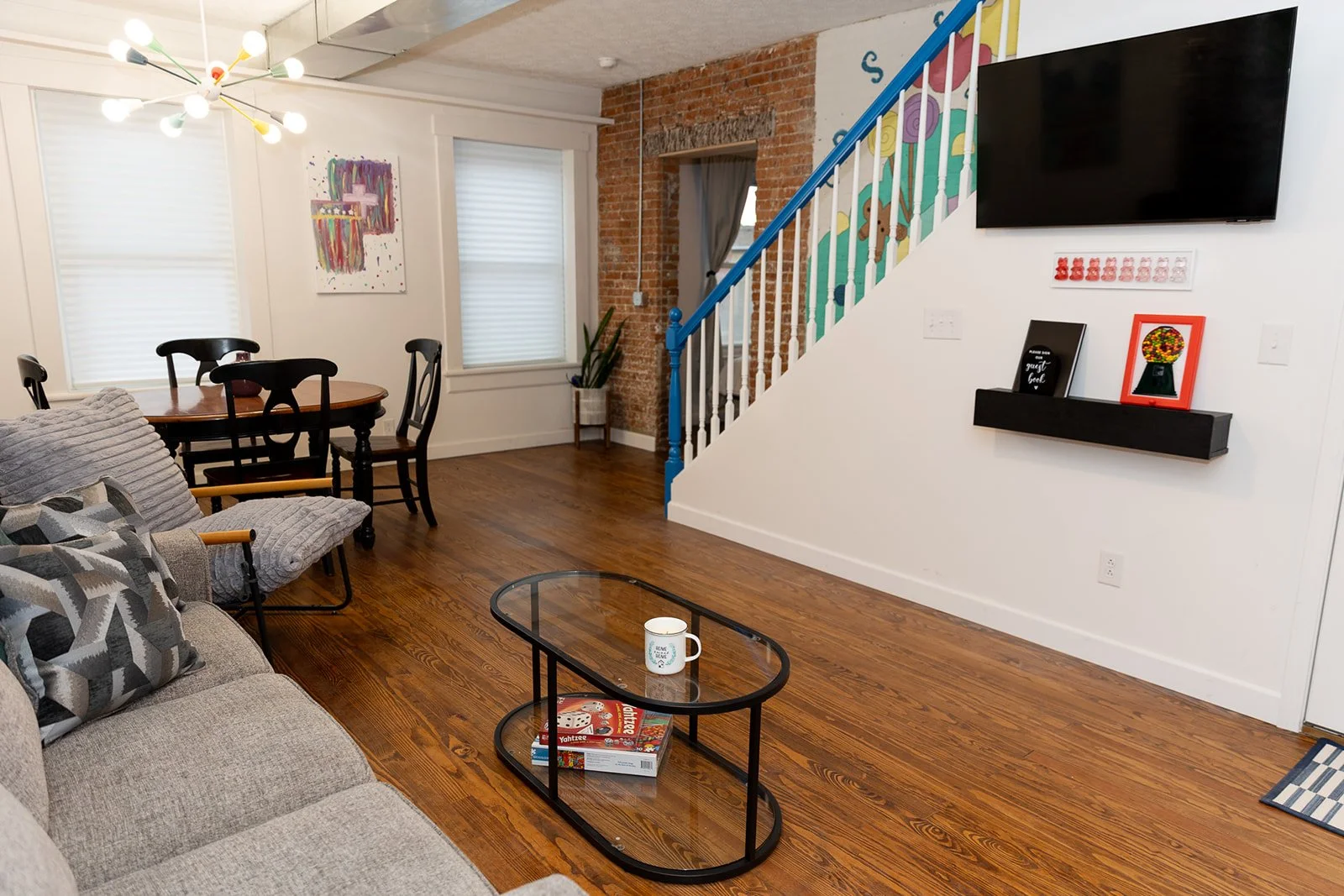 823 Main Apt B (10).jpg