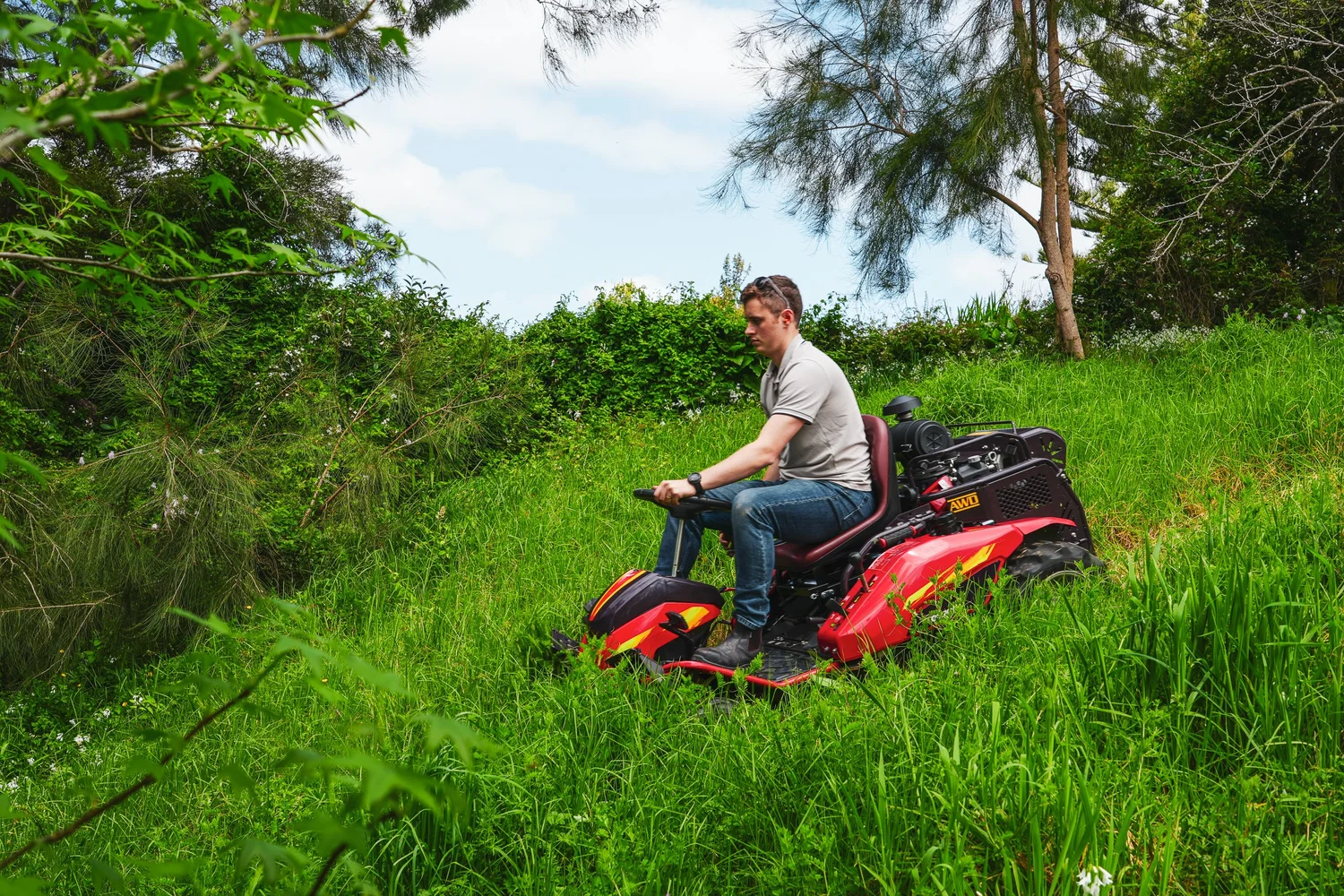 Razorback CMX2408 mowing through long grass and overgrowth on an Australian property