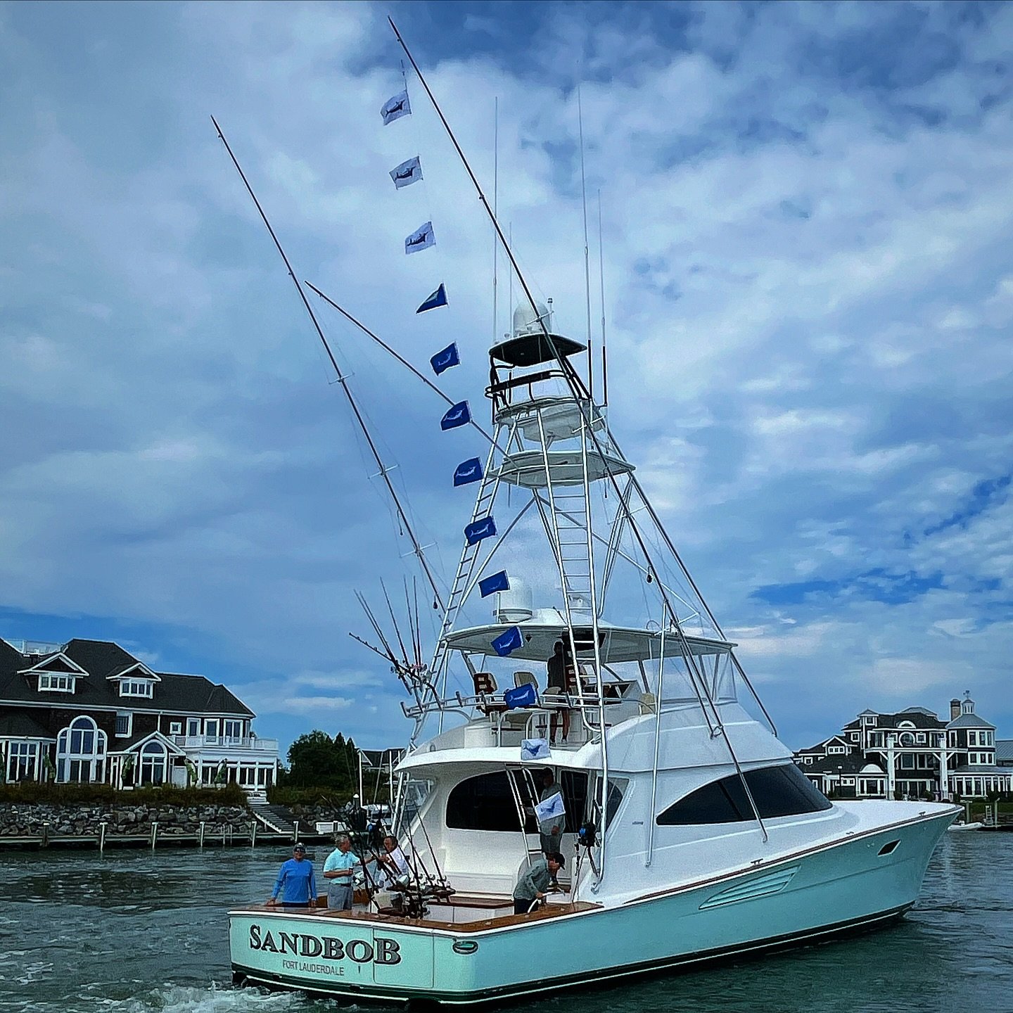 Mid-Atlantic Slam! Sick overnight trip catching 1 Blue Marlin, 2 White Marlin, and 2 Sails the first day. Then 2 BM and 6 White Marlin the second. 
.
.
.
.
.
.
#bluemarlin #whitemarlin #oceans #sailfish #photography #photooftheday #sportfishing