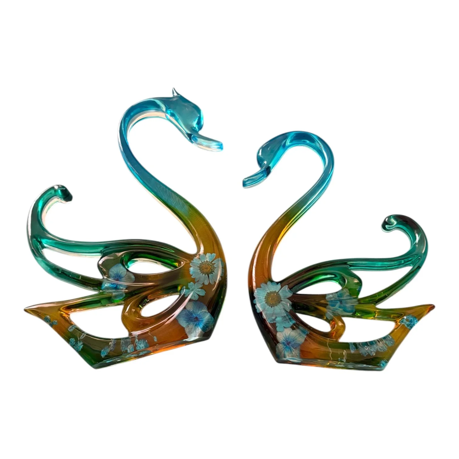 Elegant Swan Wall Hanging Set – Handcrafted Resin Art