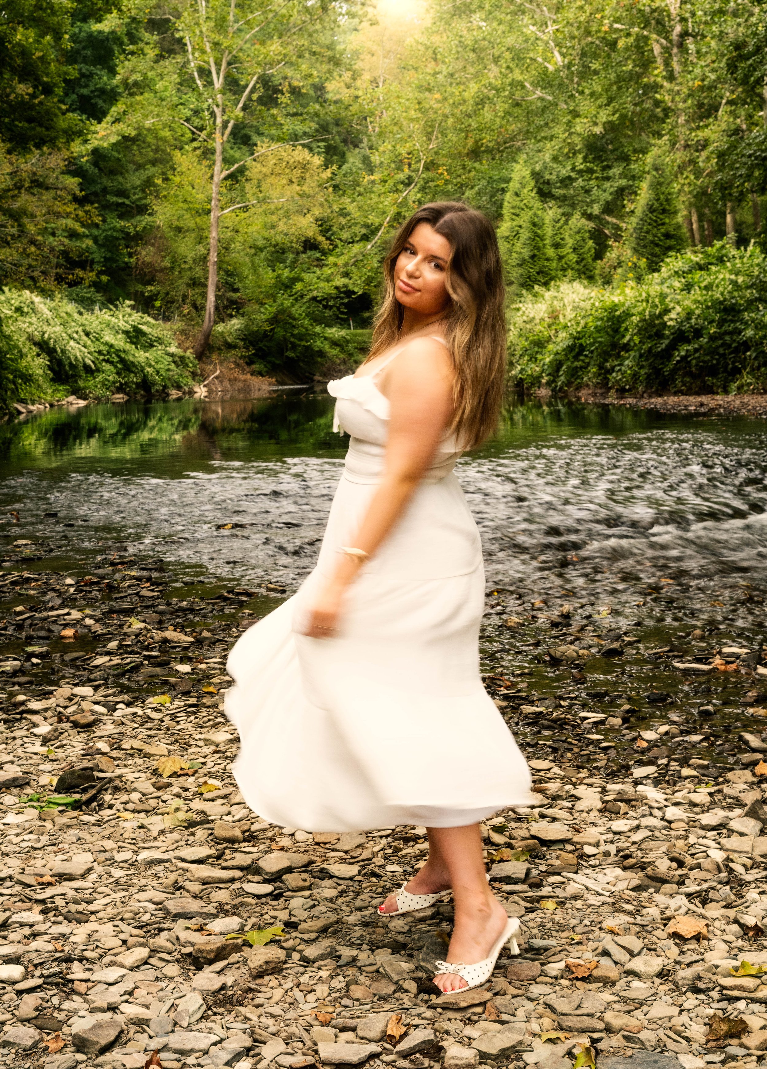 MADISONSTONE_SENIORPORTRAITS_MYONLYVISUALS_PITTSBURGHSENIORPORTRAITSPHOTOGRAPHY (7 of 10).jpg