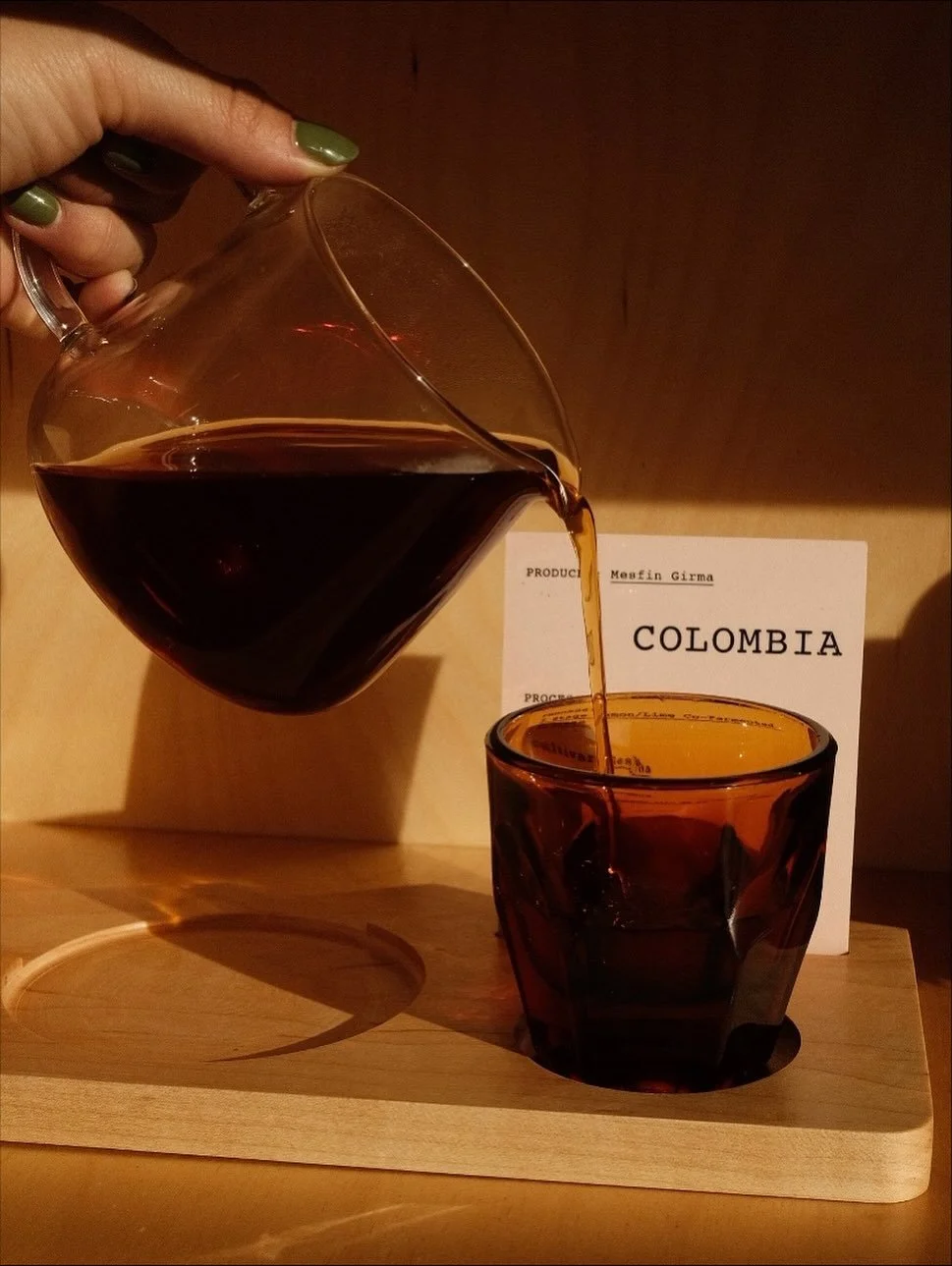 NEW pour overs are here! We have a special selection of single origin coffees now available to order. Served on our beautiful new trays made by @piece_of_heartwood 🪵☕️ 

COLOMBIA &mdash; Co-fermented, Gesha
TASTE NOTES: Lemon - Lime - Floral

TANZAN