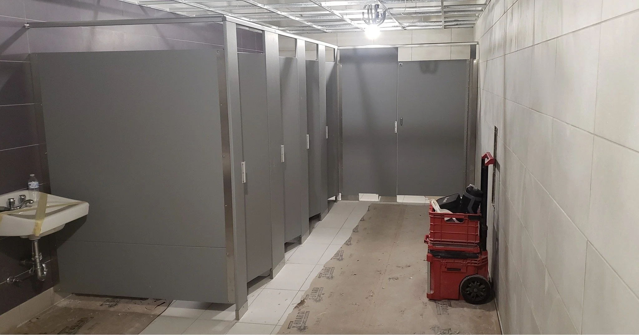 Need solid plastic and high privacy? @scrantonproduct has you covered. We installed these HDPE partitions back in 2021 at @pditechnologies  and we put them in a ton of places since then. Contact us for all your partition needs! Link in bio. #interior