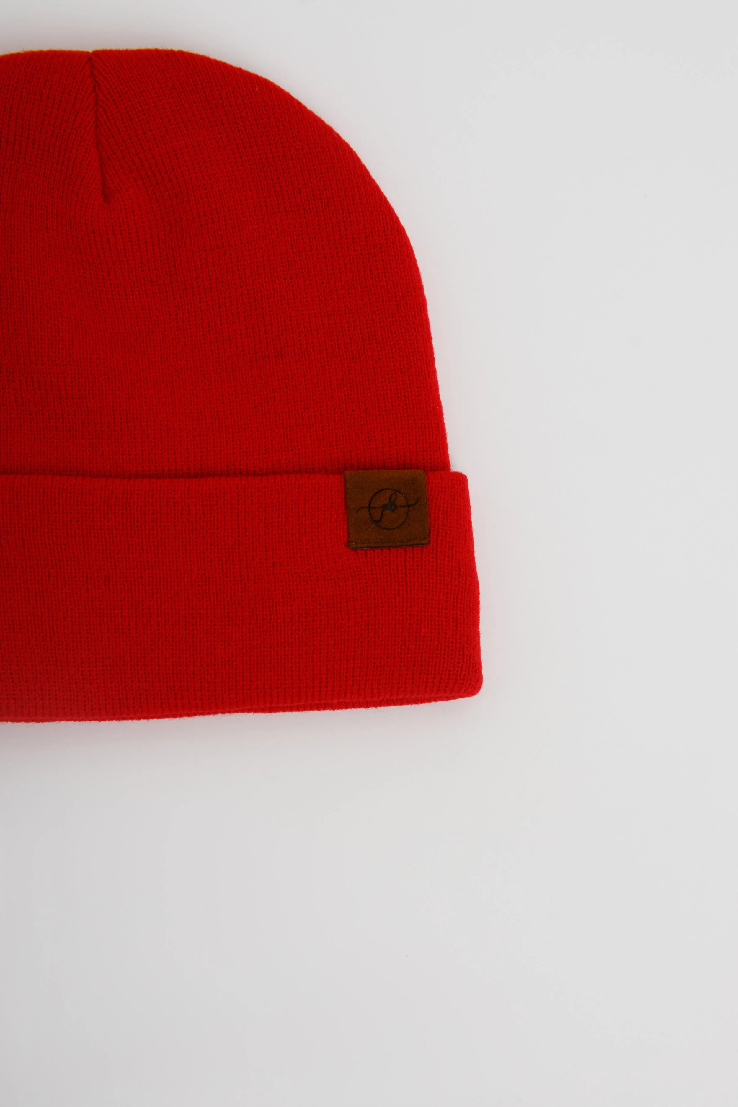 red beanie side.jpg