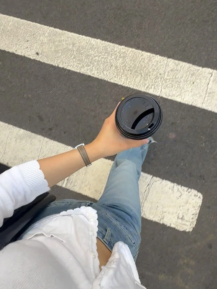 work-day: 🍵 &amp; ex-bf👖 

#ammode #jeans #exbf #ootd #work