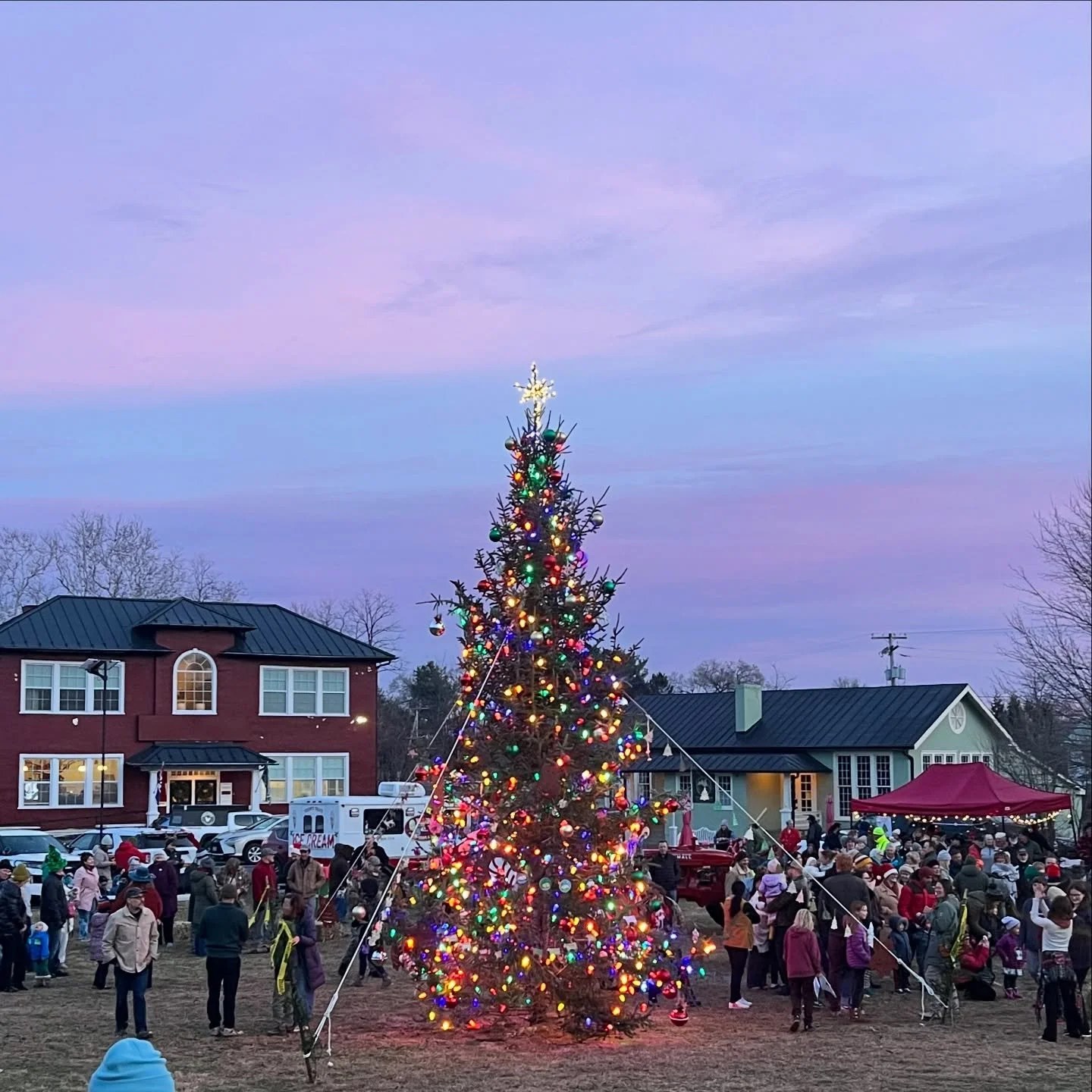 The Grinch may have tried to steal the Christmas tree, but he can&rsquo;t take away our community spirit! 🎄

Thank you to the Sperryville Community Alliance for conceptulizing this tradition, FFA/4-H for the food, Rappahannock students for the ornam