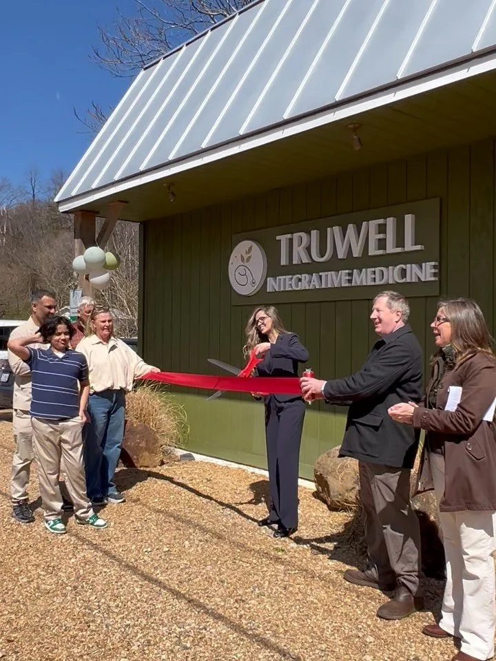 ✂️🎉 Grand opening today at our sister property! Check out Truwell Integrative Medicine for your healthcare needs, right on Main Street in Sperryville.

Next up: welcome the new Rappahannock County Chamber of Commerce at @theblacktwigva on Tuesday, M