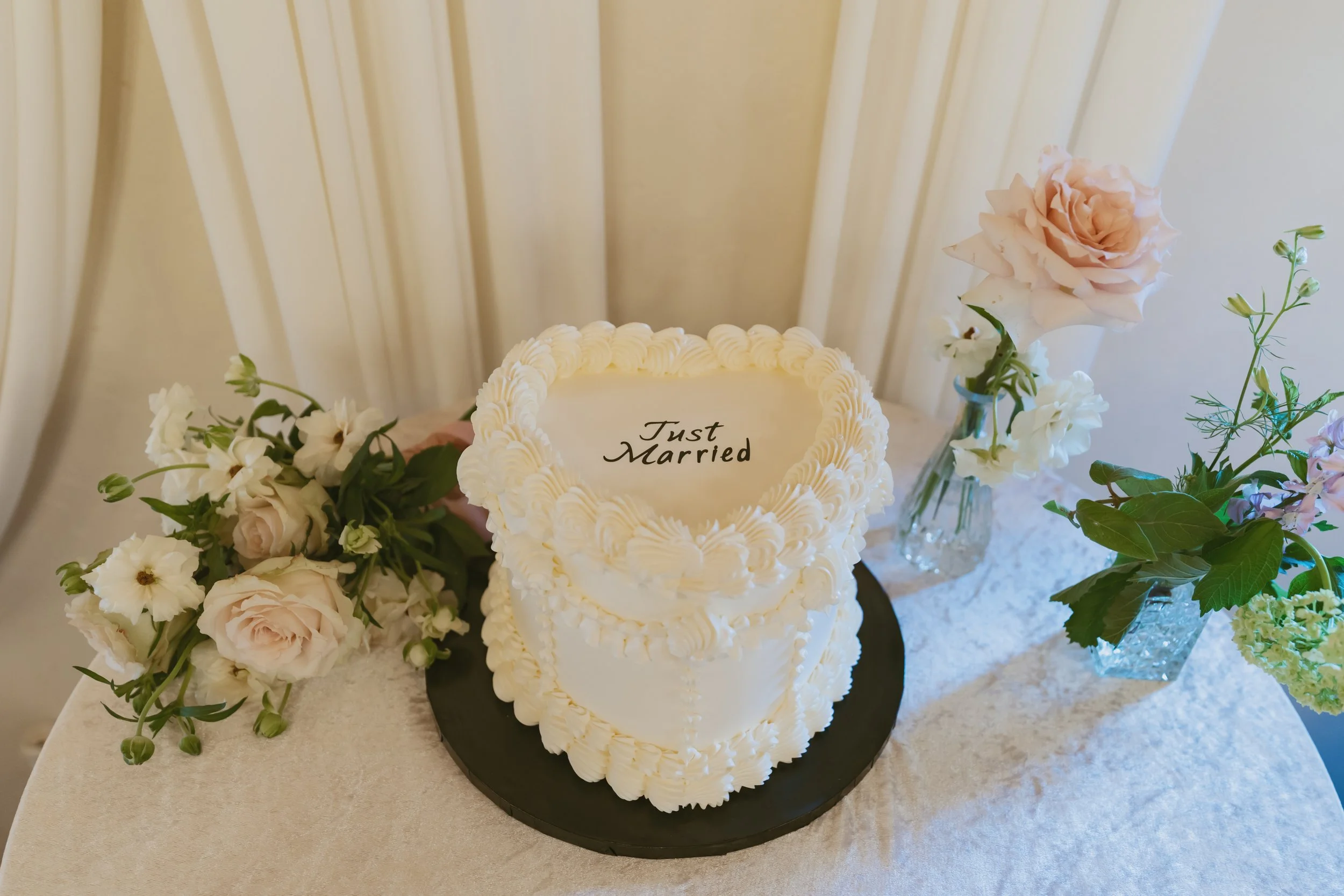 Regan + Joel Wedding The blue door Reception Heart and Seoul Photography105.jpg