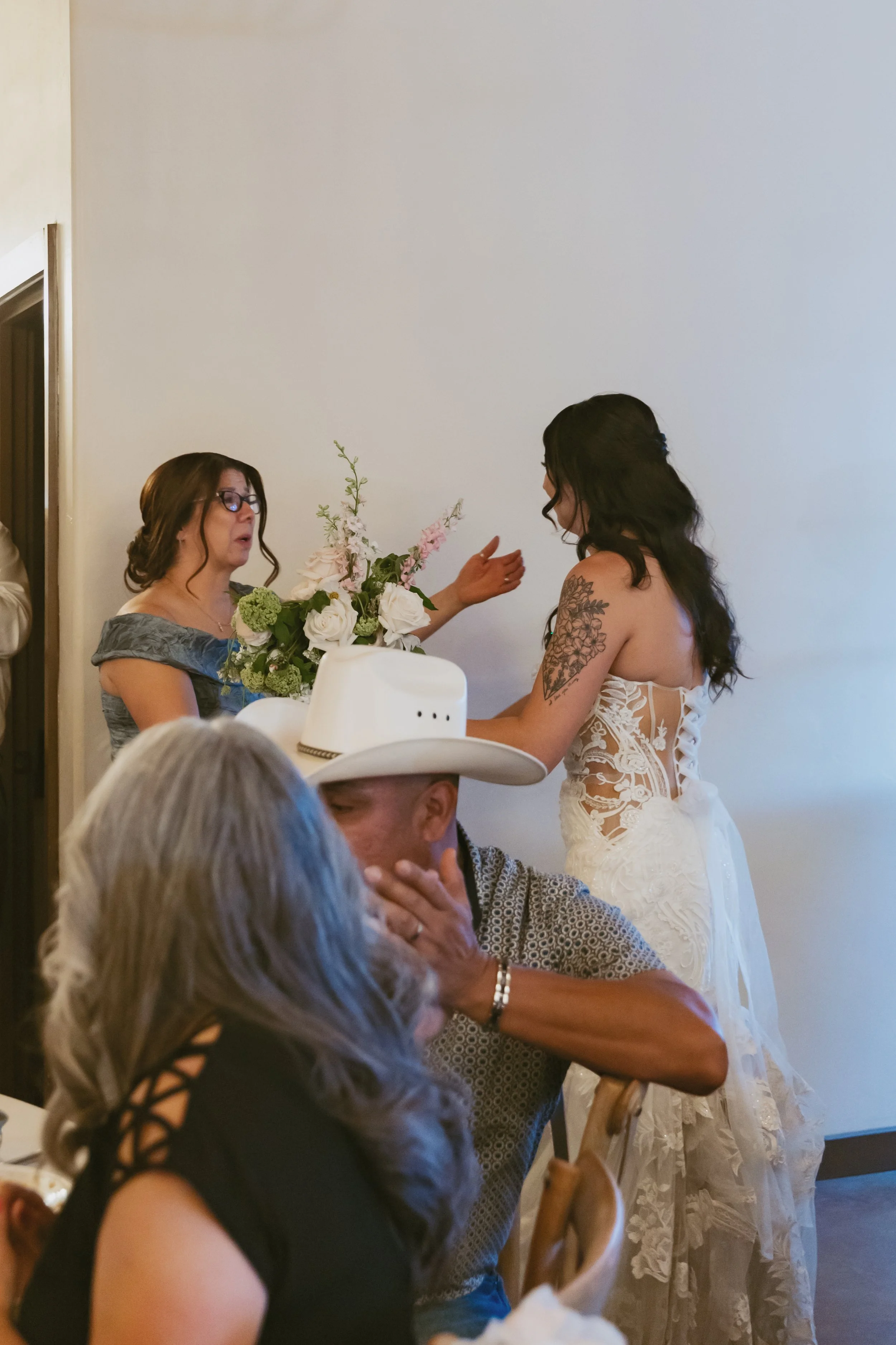 Regan + Joel Wedding The blue door Reception Heart and Seoul Photography307.jpg
