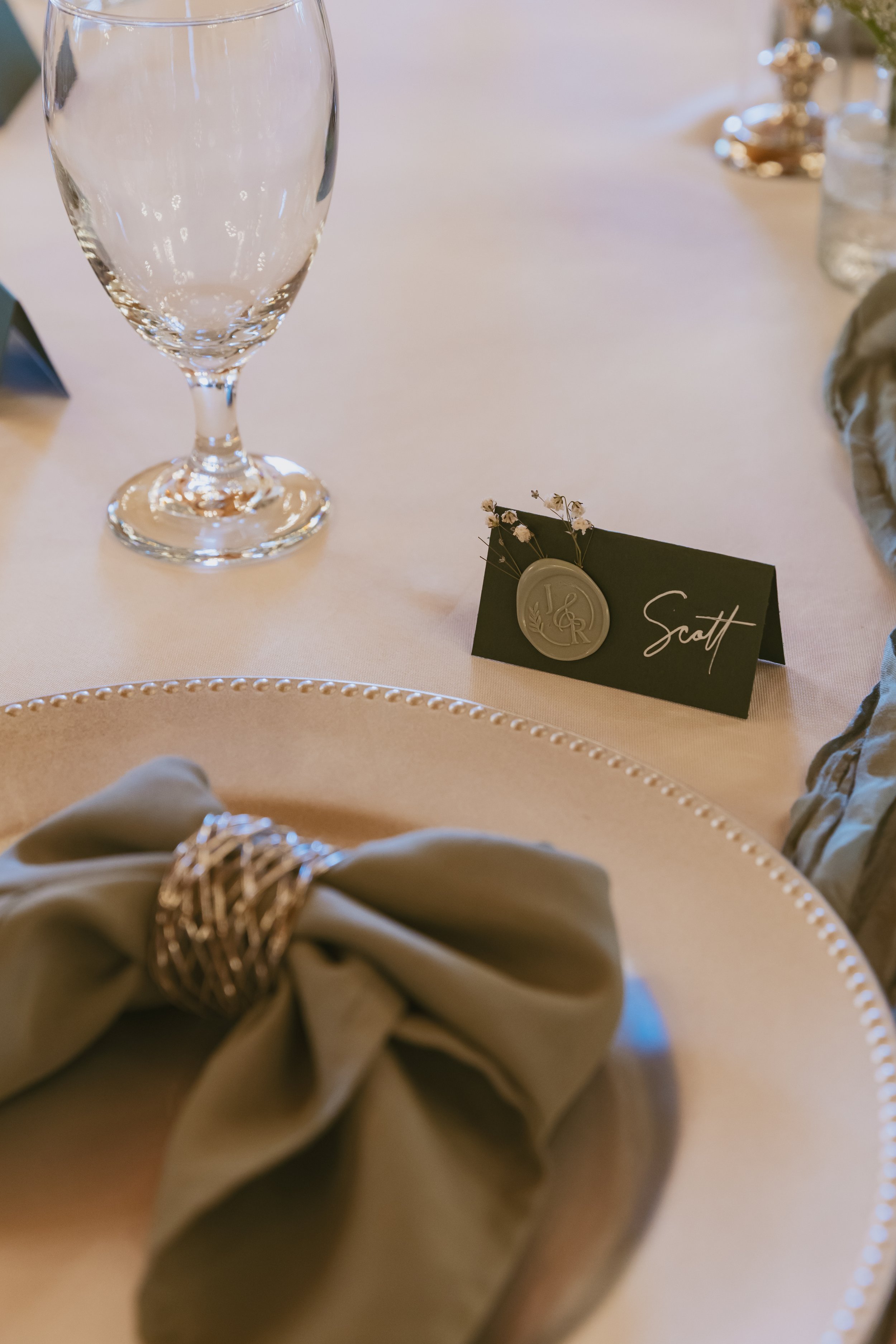 Regan + Joel Wedding The blue door Reception Heart and Seoul Photography7.jpg