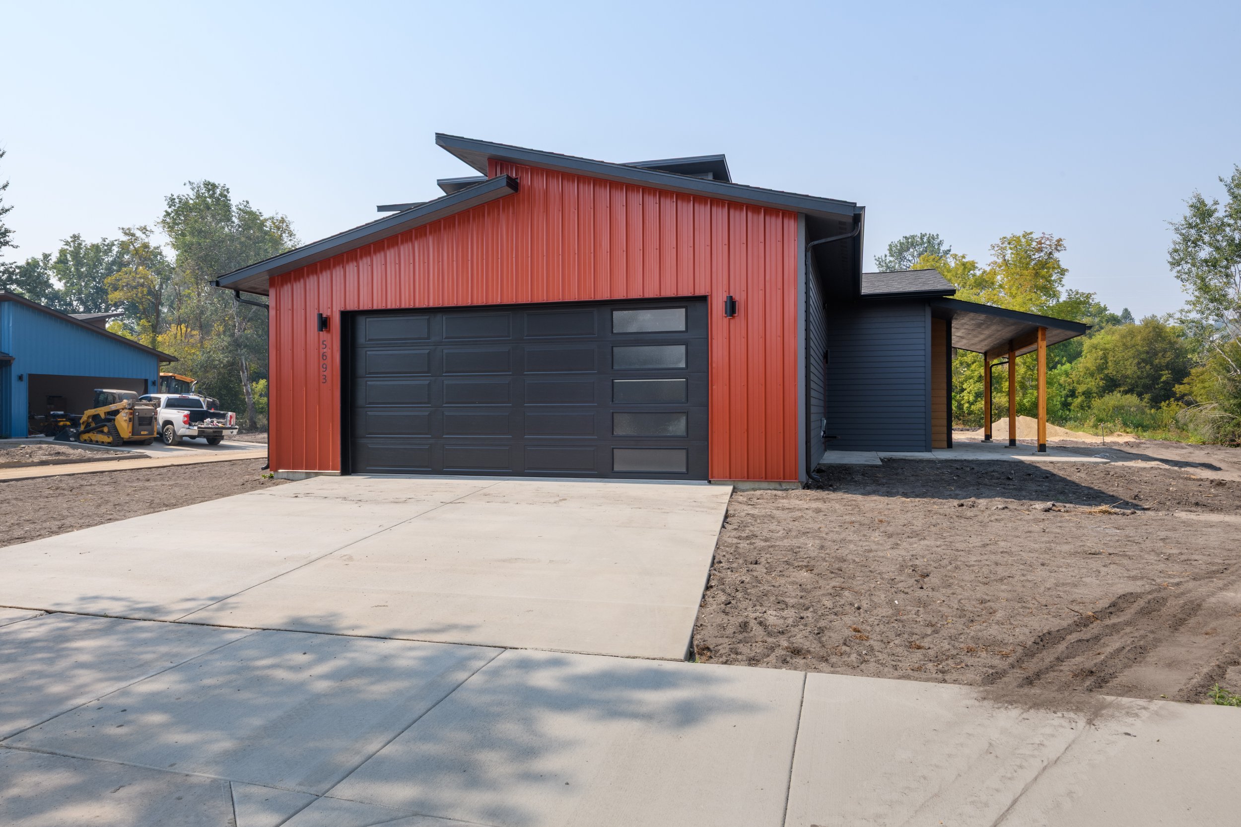 5693GolfDr_EXT_P-1.jpg