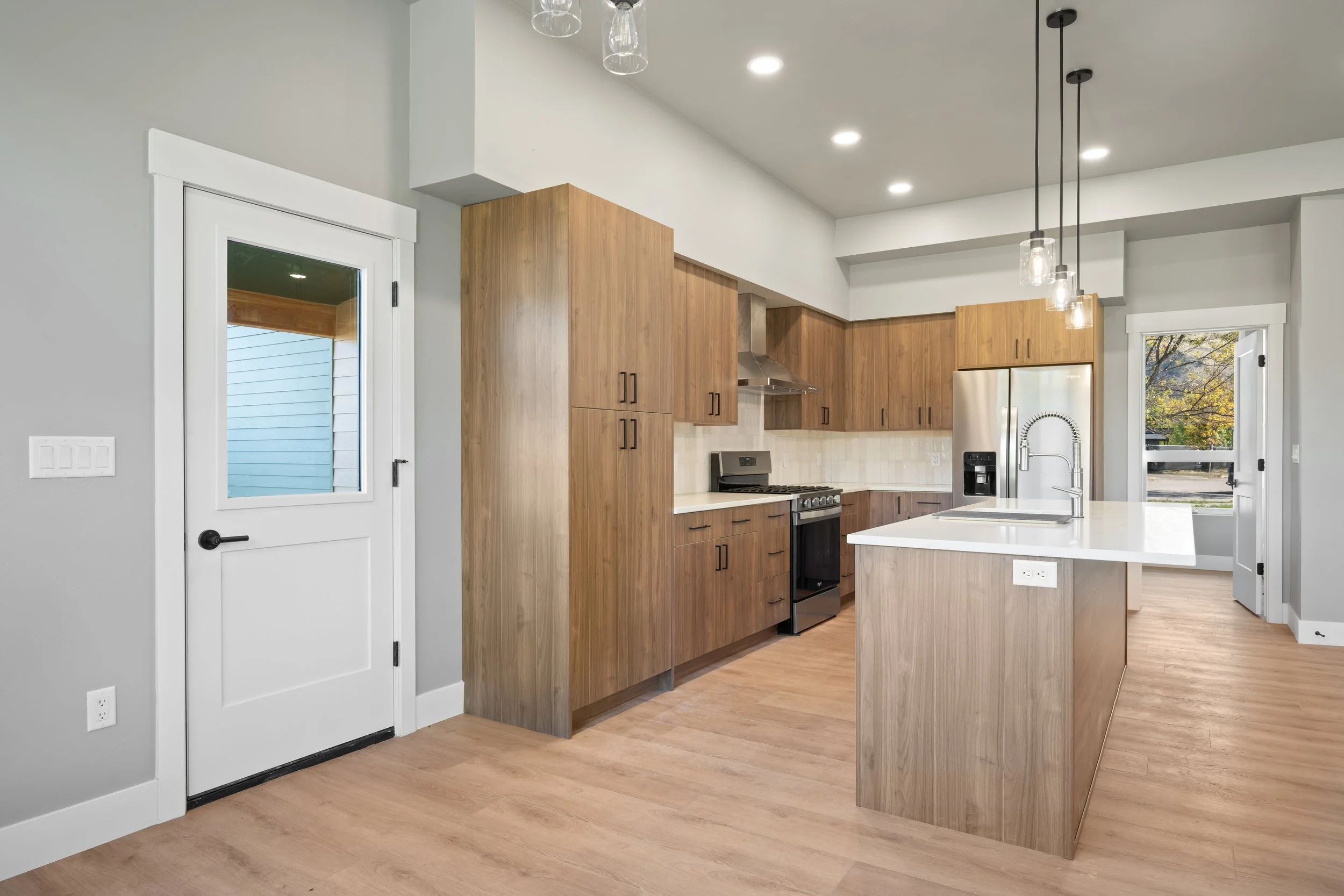6 GRID - kitchen island (IMG_3931).jpg