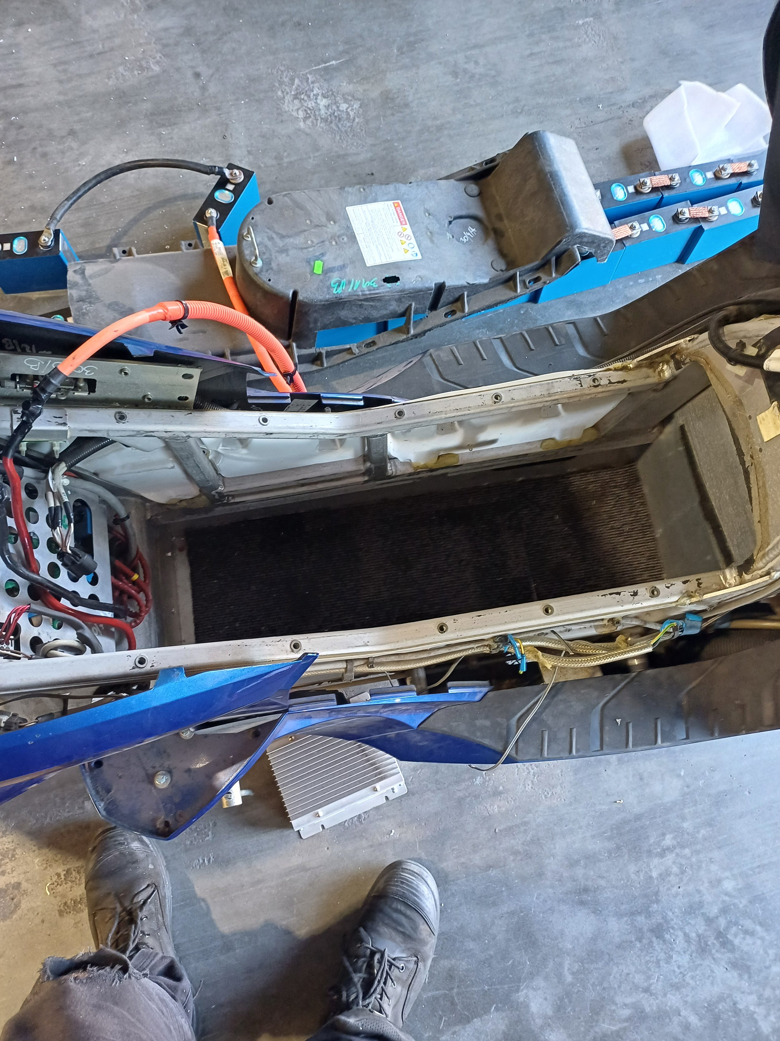2007 Vectrix battery area