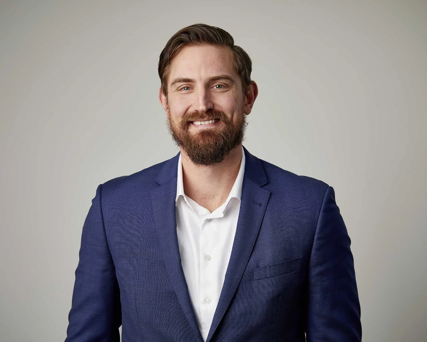 corporate-headshot-plain-background-financial-services-melbourne-2.jpg