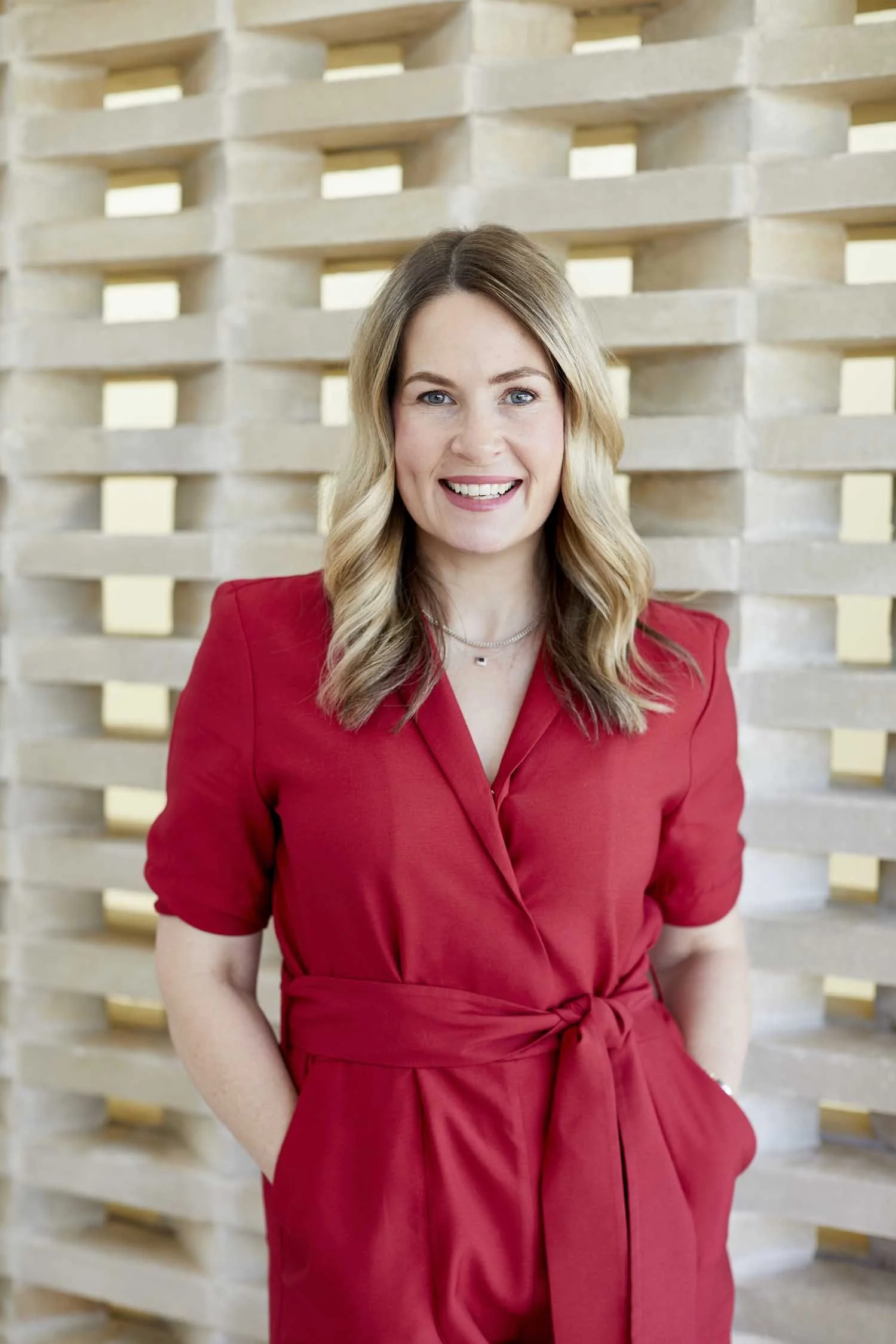 corporate-headshot-location-backdrop-melbourne-gemma-carr-6.jpg