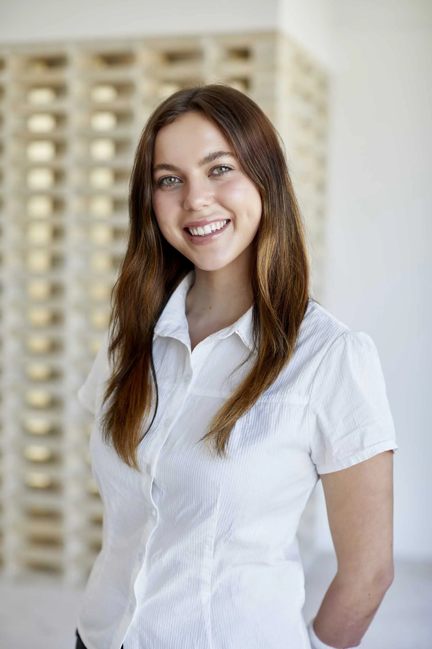 corporate-headshot-location-backdrop-melbourne-gemma-carr-2.jpg