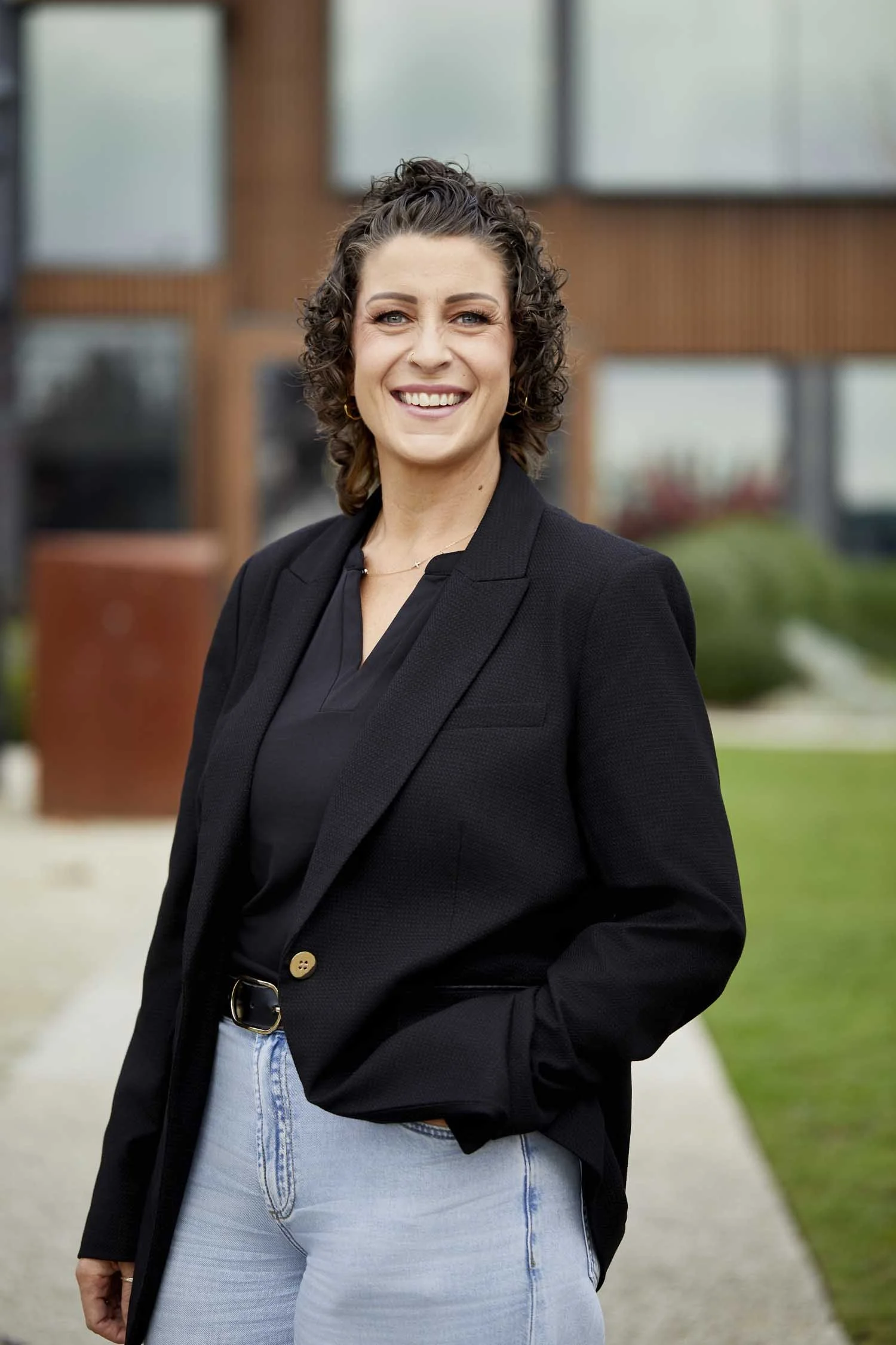 outdoor-corporate-headshot-marnong-estate-melbourne-1.jpg