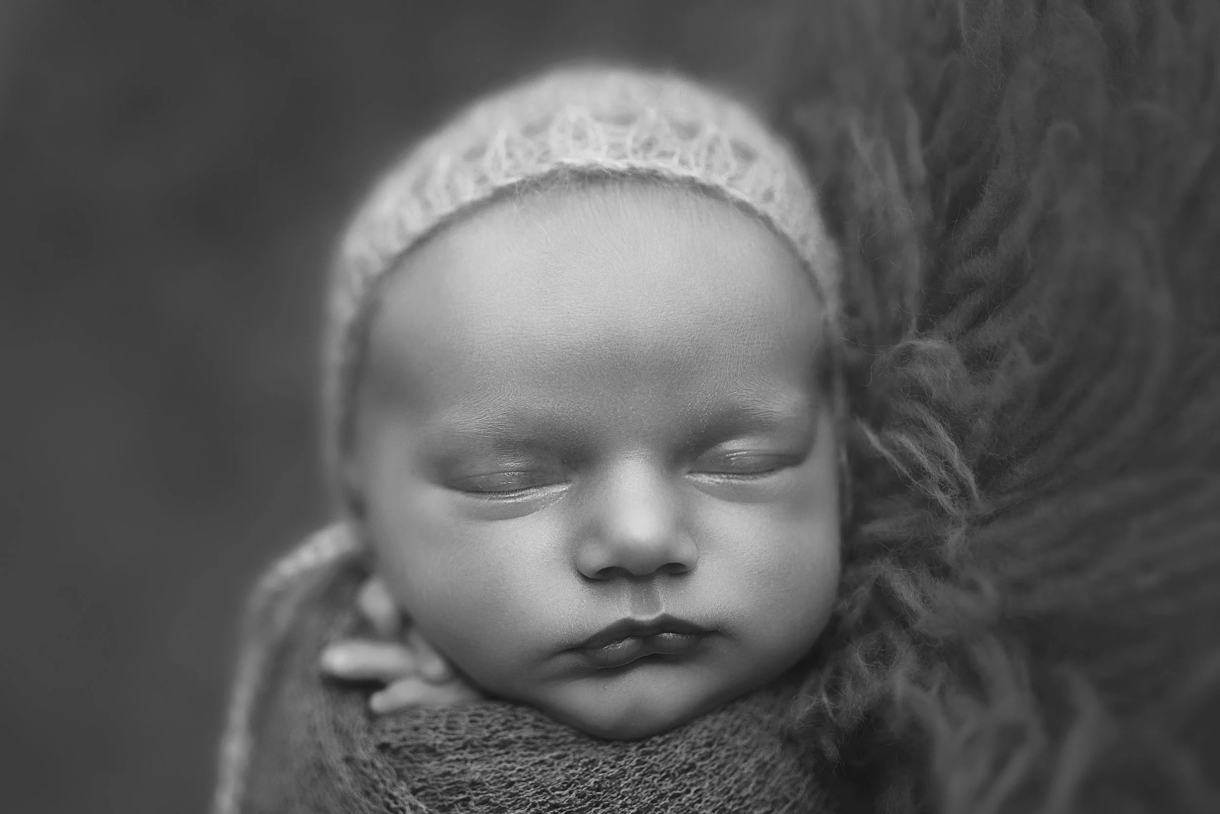 TaylorMcFaddenNewborn_033B&W_SLP.jpg