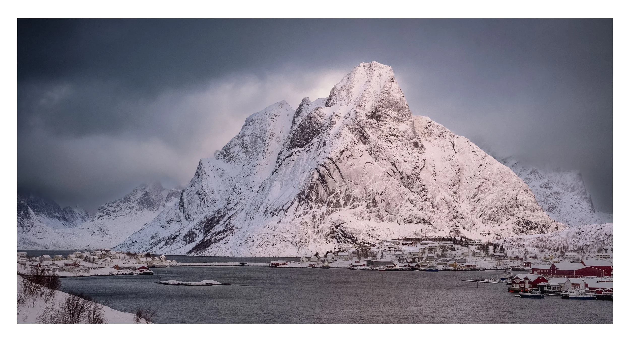 ©OBS-Norway-landscape-Reine-.jpg