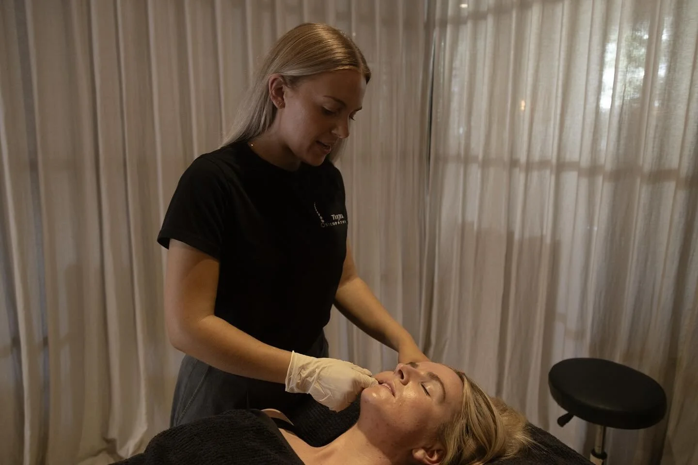 If you know, you know 😬💆&zwj;♀️
An internal jaw release can feel a little sore, but the relief afterwards is amazing.
It&rsquo;s a game changer for jaw tension, clenching, headaches and neck tightness &mdash; and it&rsquo;s one of our favourite way
