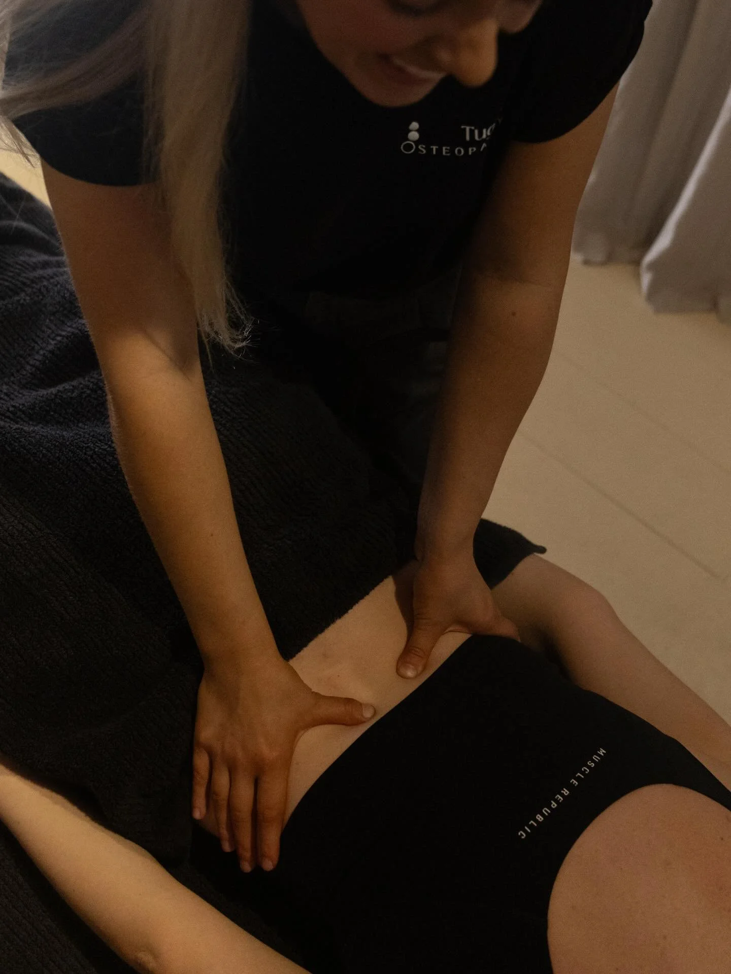 Low back pain ✨ 
It&rsquo;s one of the most common reasons people come and see us. Whether it&rsquo;s from sitting for long hours, repetitive movement, stress, or an old injury, lower back discomfort can really affect how you move and feel day to day