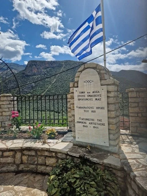 Ο Ελαιώνας (Τοπόλια) στα μαρτυρικά χωριά της Ελλάδας!