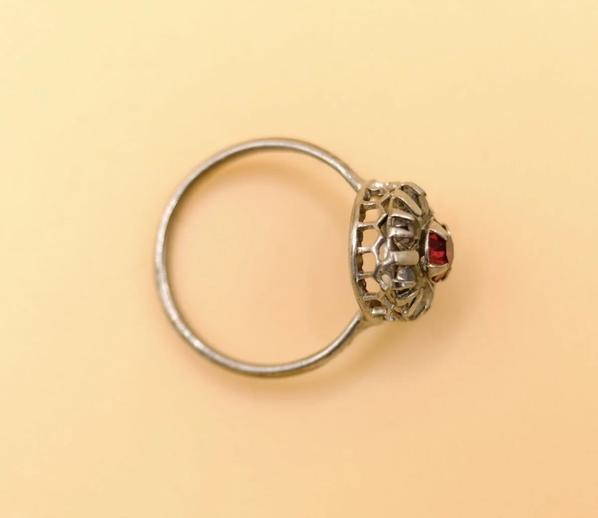 BVL1111-red-daisy-paste-ring-side.jpg