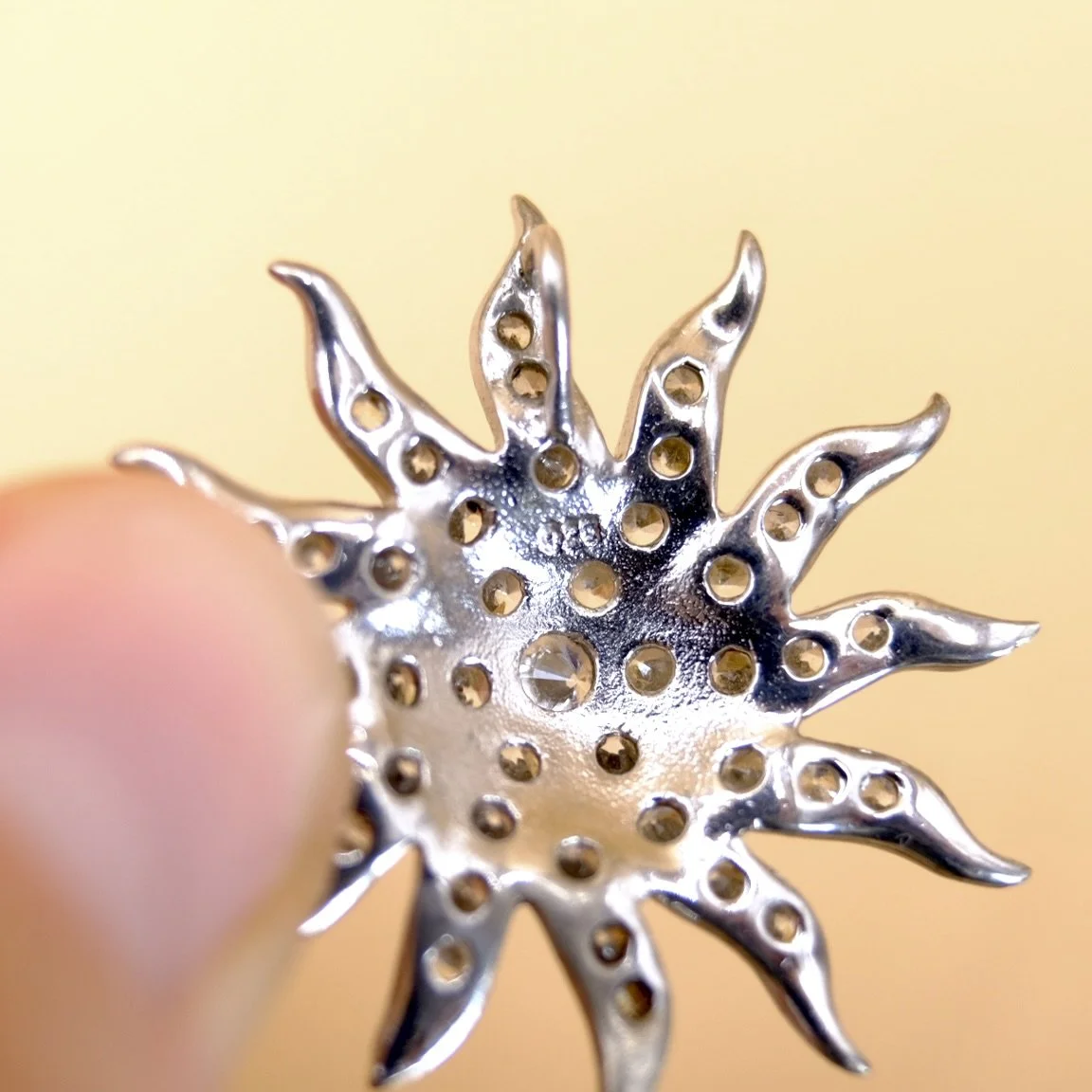BVL1190-paste-starburst-pendant-back.jpg