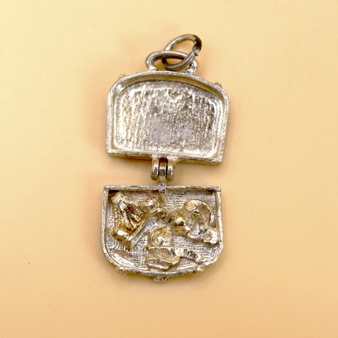 BVL1227-silver-suitcase-locket-open.jpg