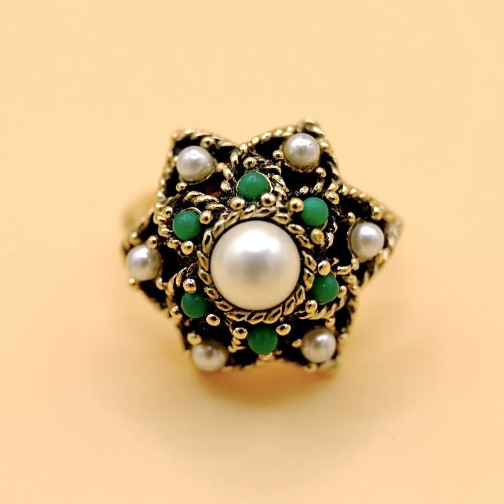 BVL943-green-and-pearl-paste-ring .jpg