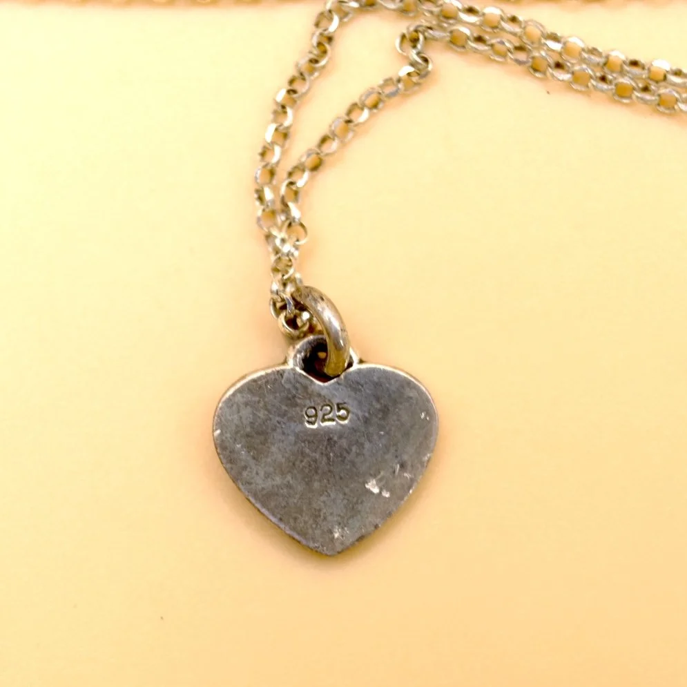 BVL1221-live-love-laugh-love-pendant-marks.jpg