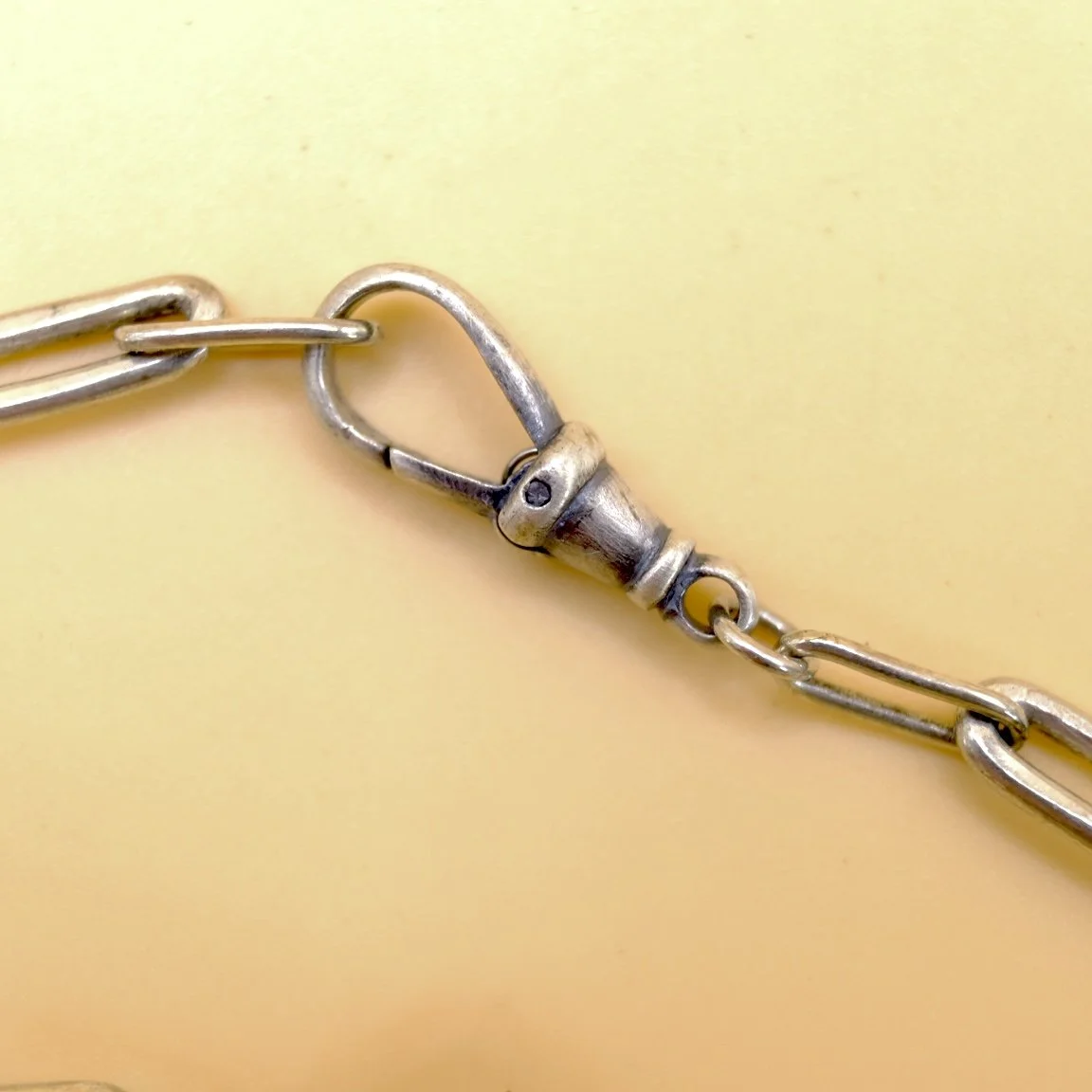 BVL1191-silver-paperclip-bracelet-clip.jpg