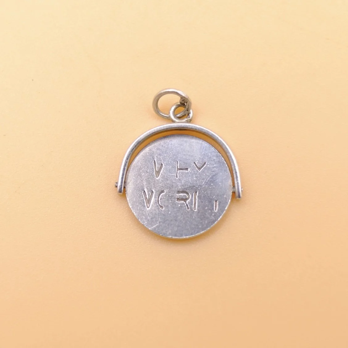BVL1183-why-worry-spinner.jpg