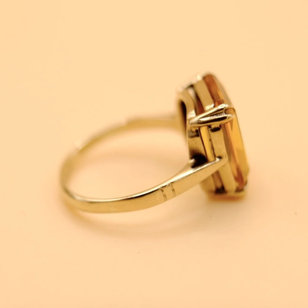BVL1038-orange-sapphire-ring-side.jpg