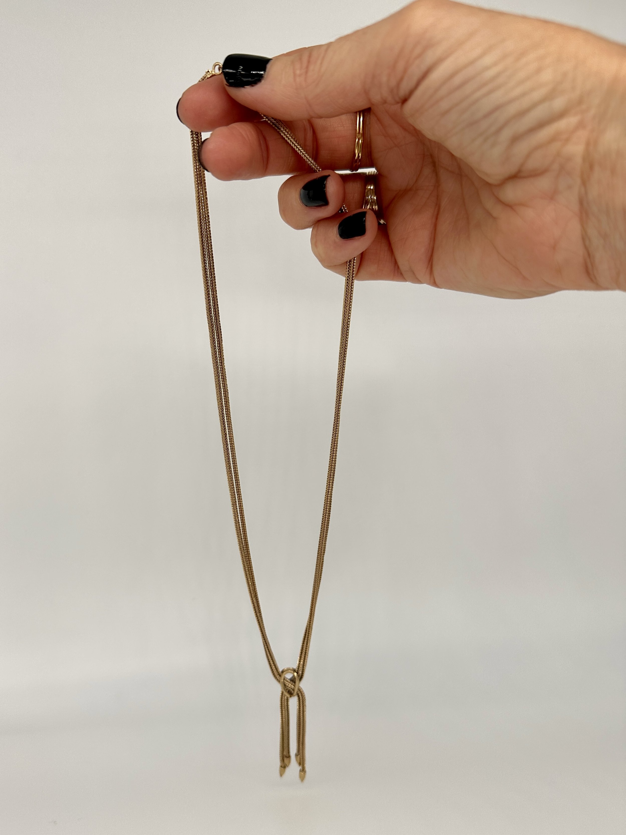 BVL482 rope tassle held.jpg
