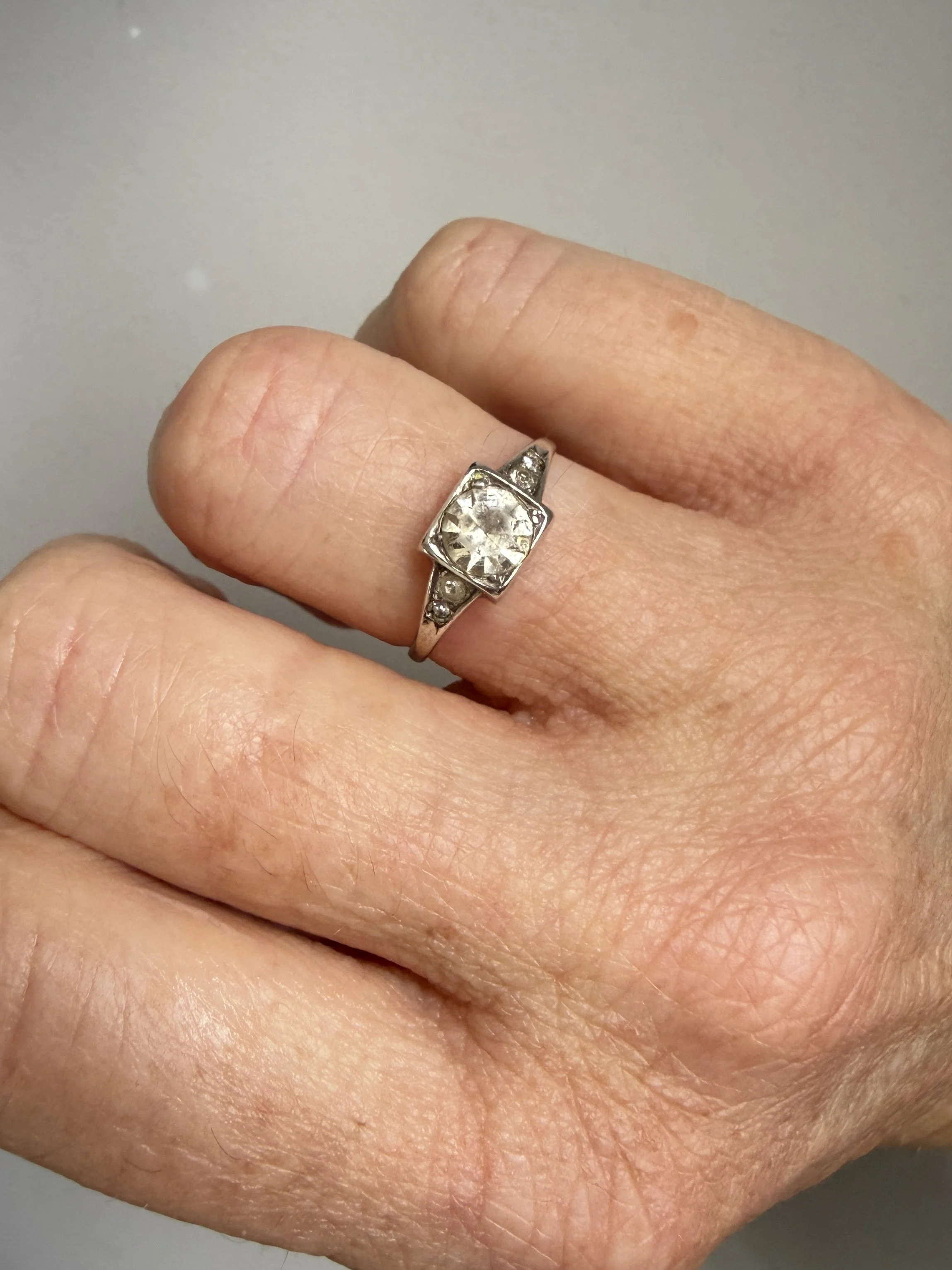 BVL1232-paste-deco-ring-worn.jpg