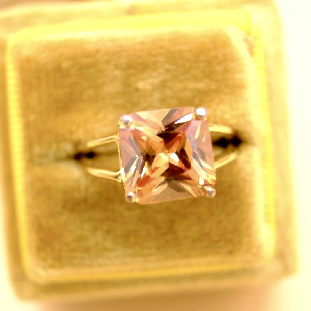 BVL1208-square-peach-ring-box.jpg
