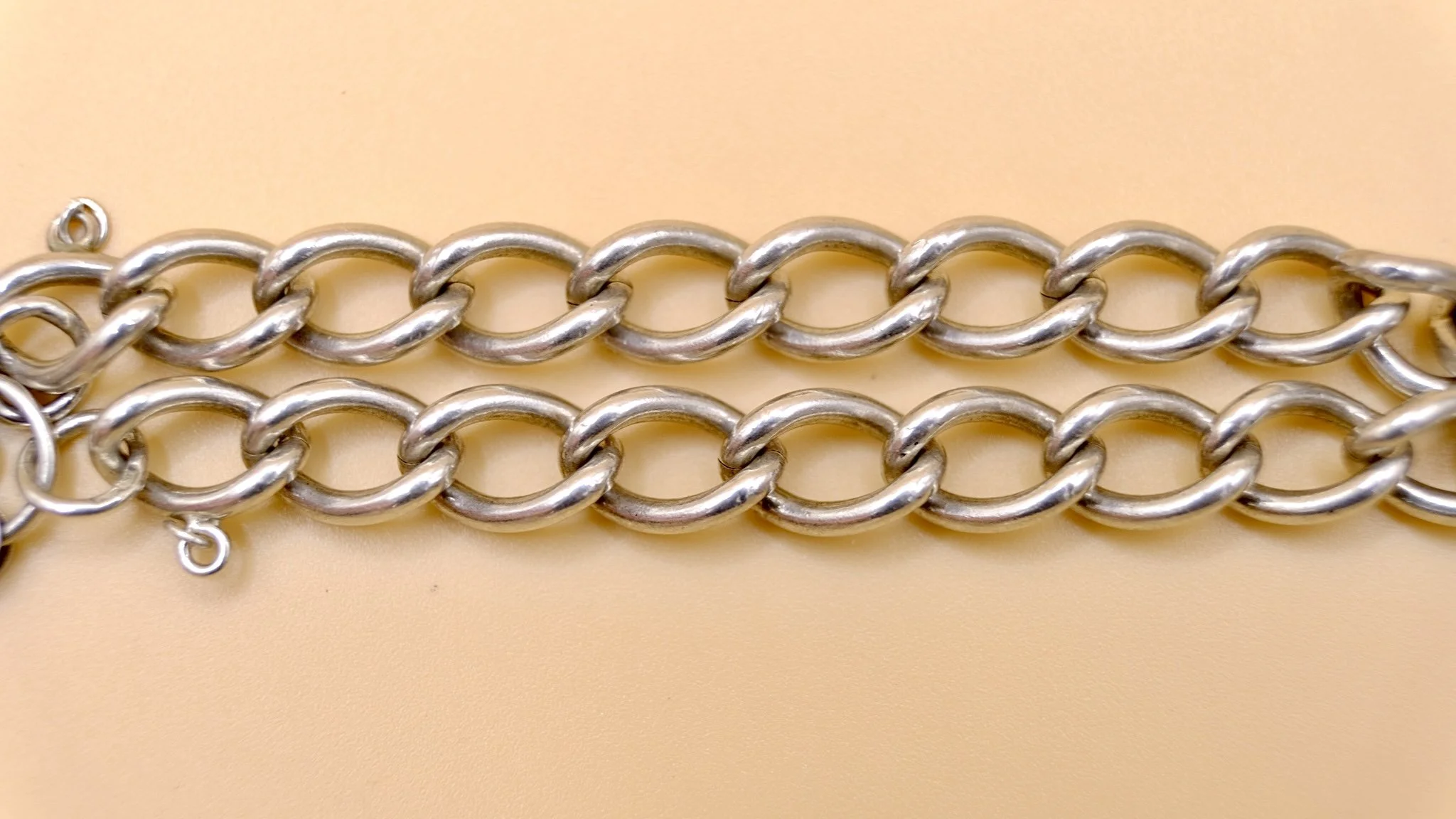 BVL877-silver-padlock-open-link-bracelet-links.jpg