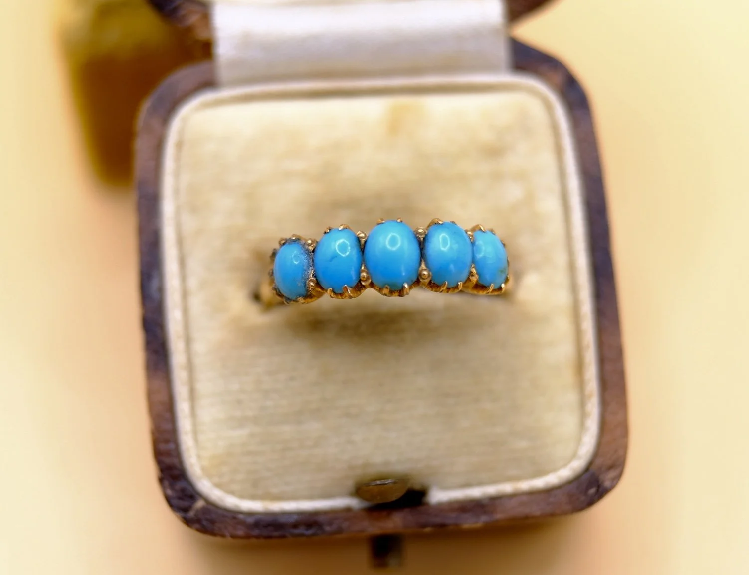 BVL1172-turquoise-half-eternity-box.jpg