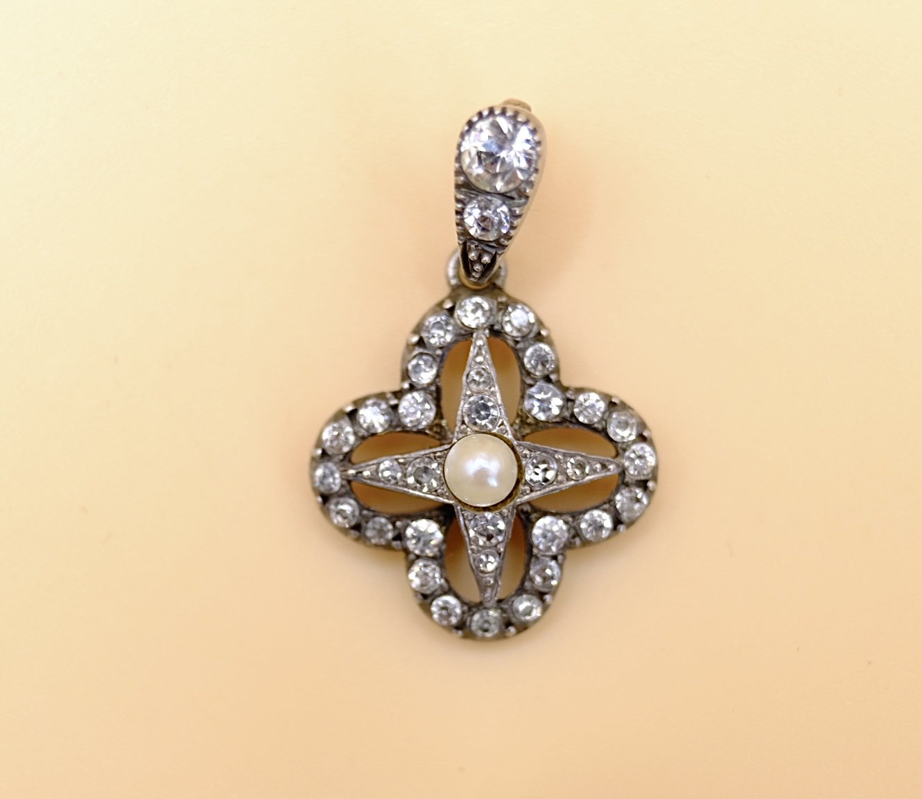 BVL1131-pearl-paste-pendant.jpg