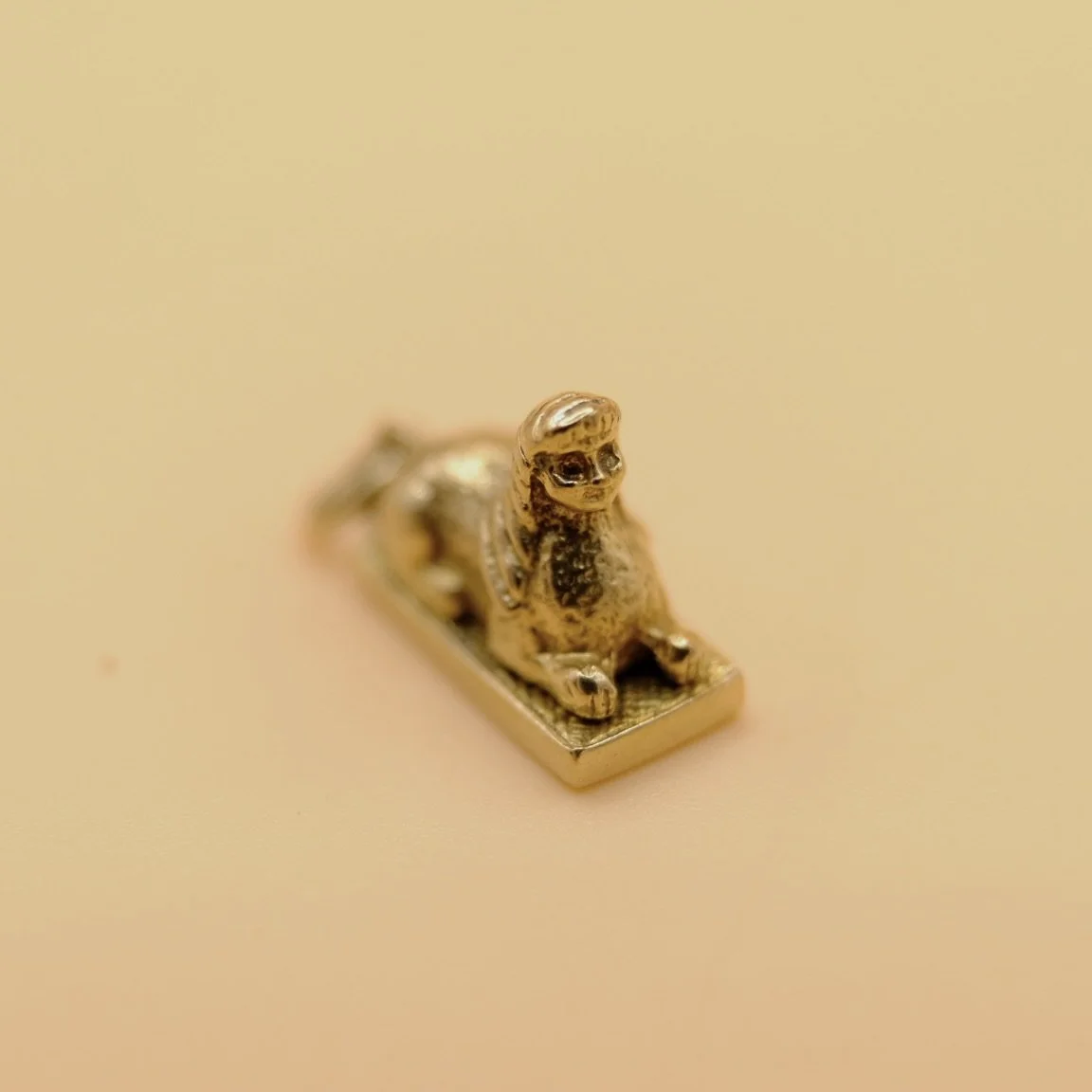 BVL1134-gold-sphinx-charm-front.jpg