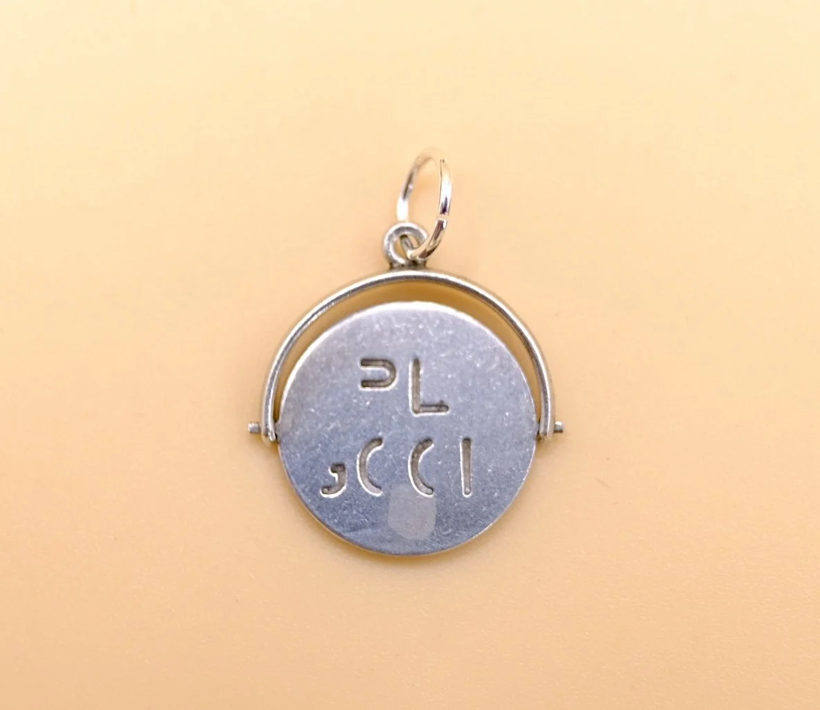 BVL1149-silver-be-good-spinning-pendant.jpg