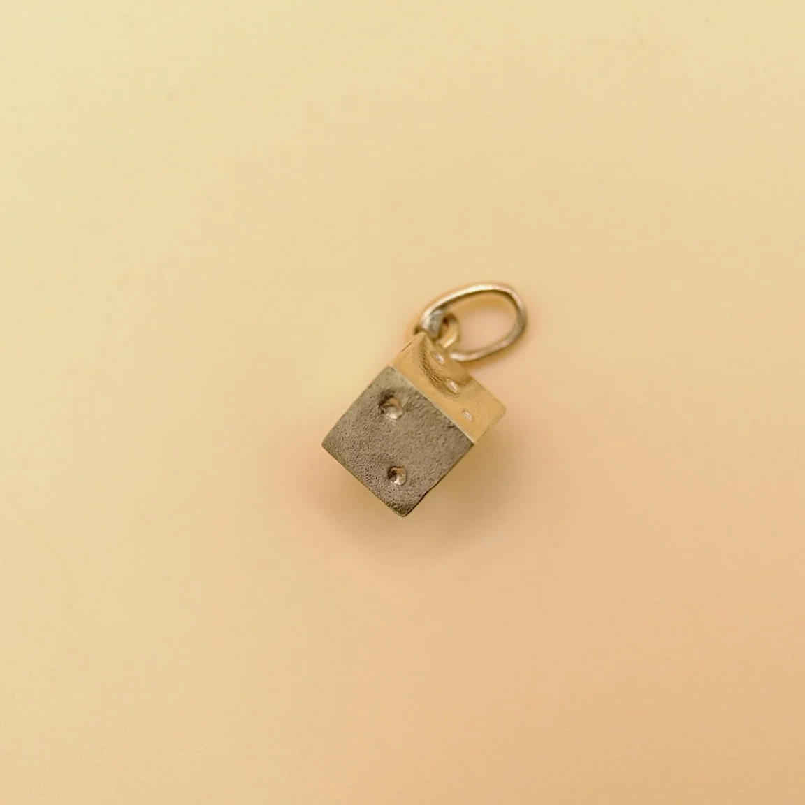 BVL1056-9ct-dice-charm-2.jpg