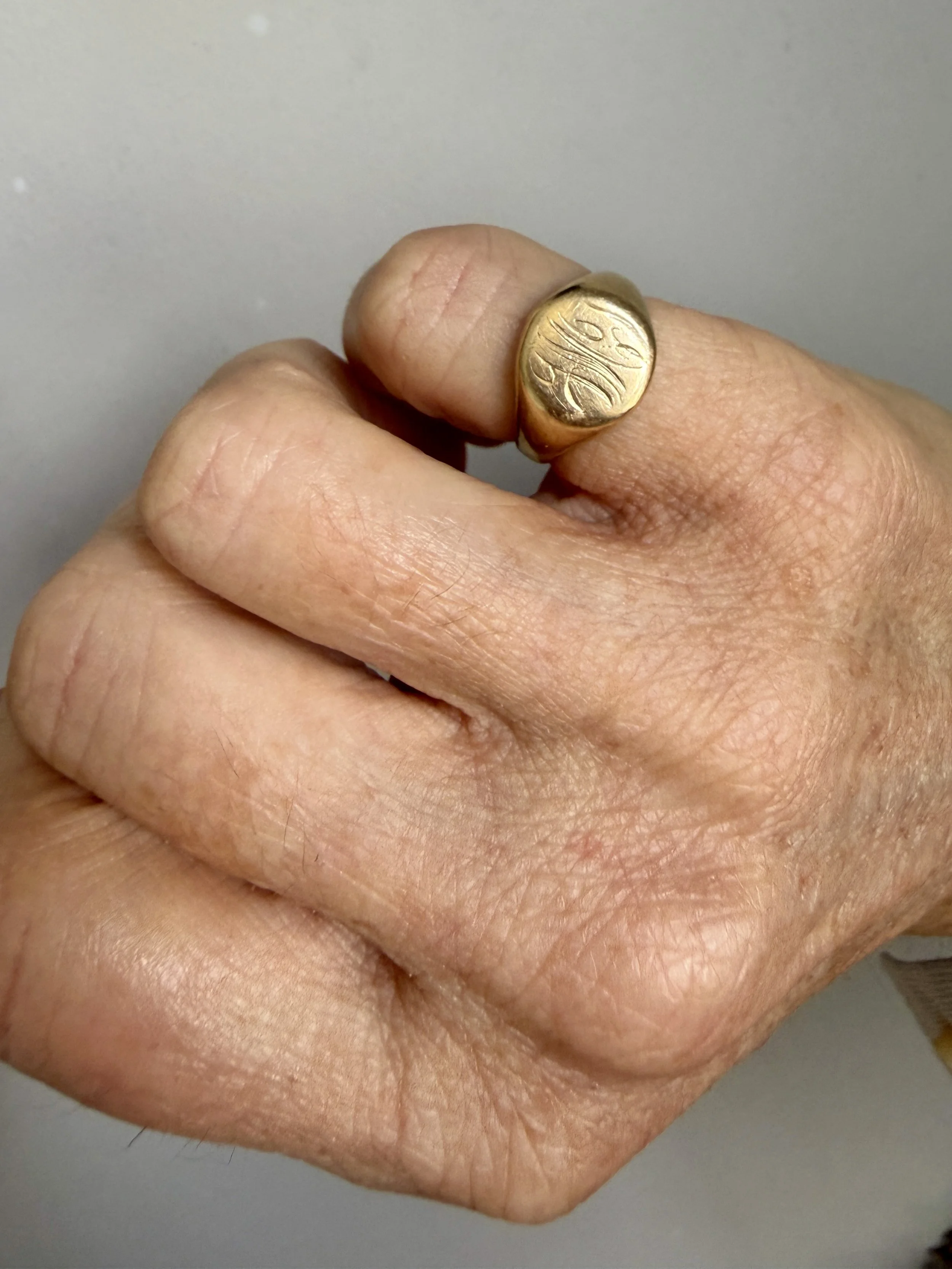 BVL1298-signet-ring-worn.jpg