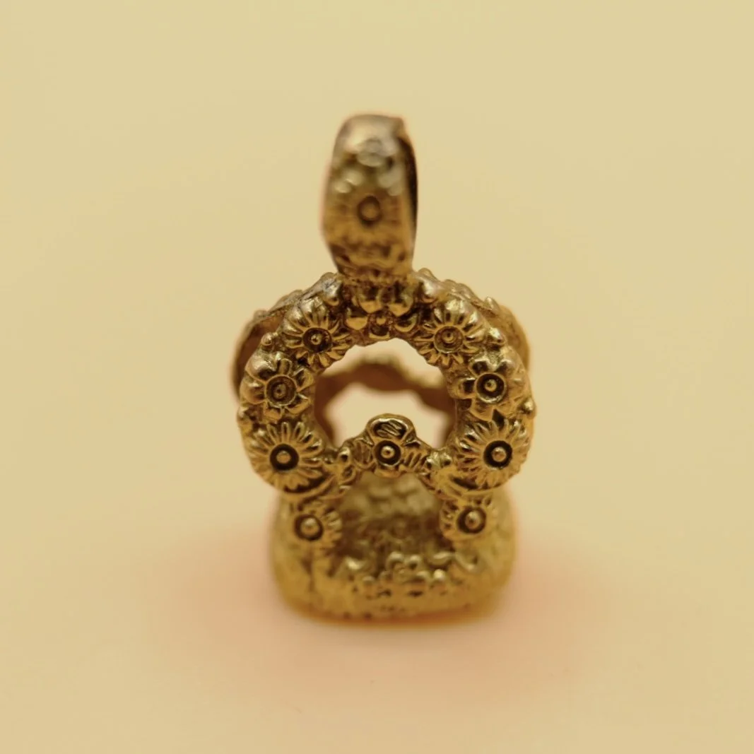 BVL1082-purple-oval-seal-pendant-back.jpg