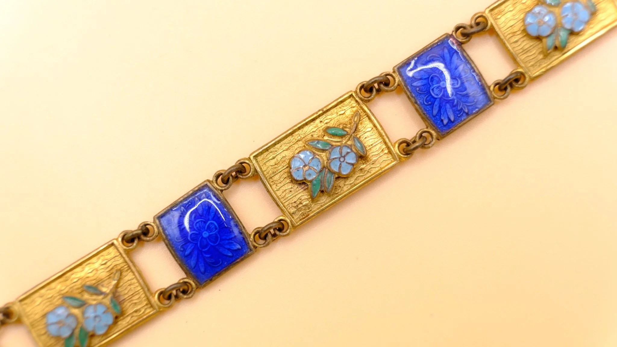 BVL909-enamel-forget-me-not-bracelet.JPG